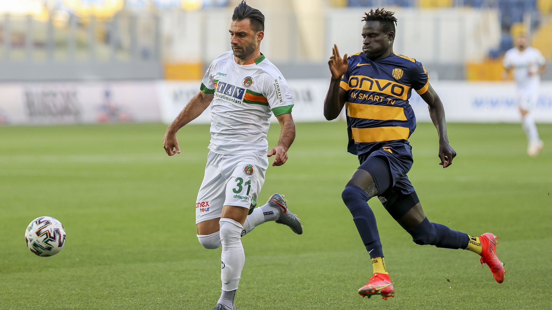 Ankaragücü Alanyaspor Aliou Badji Tzavellas