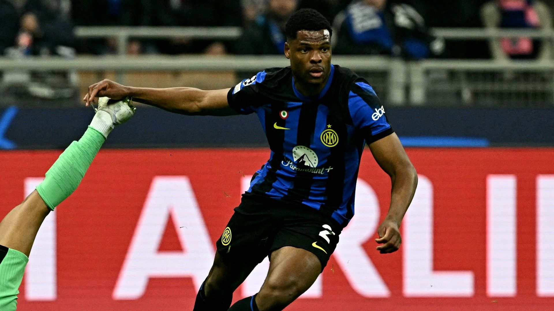 Denzel Dumfries Inter