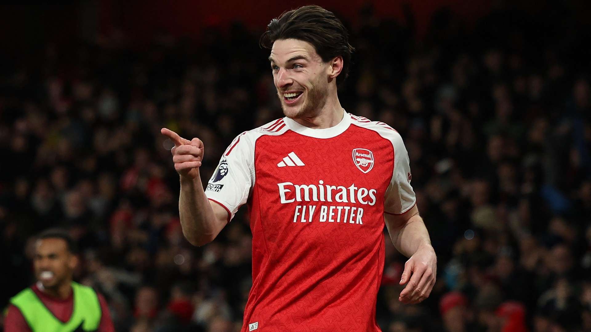 Arsenal's English midfielder #41 Declan Rice celebrates