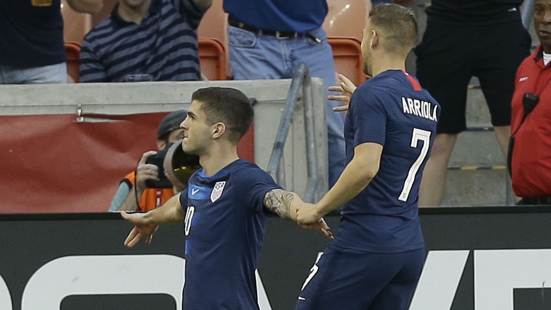 Christian Pulisic Paul Arriola USA Chile 2019