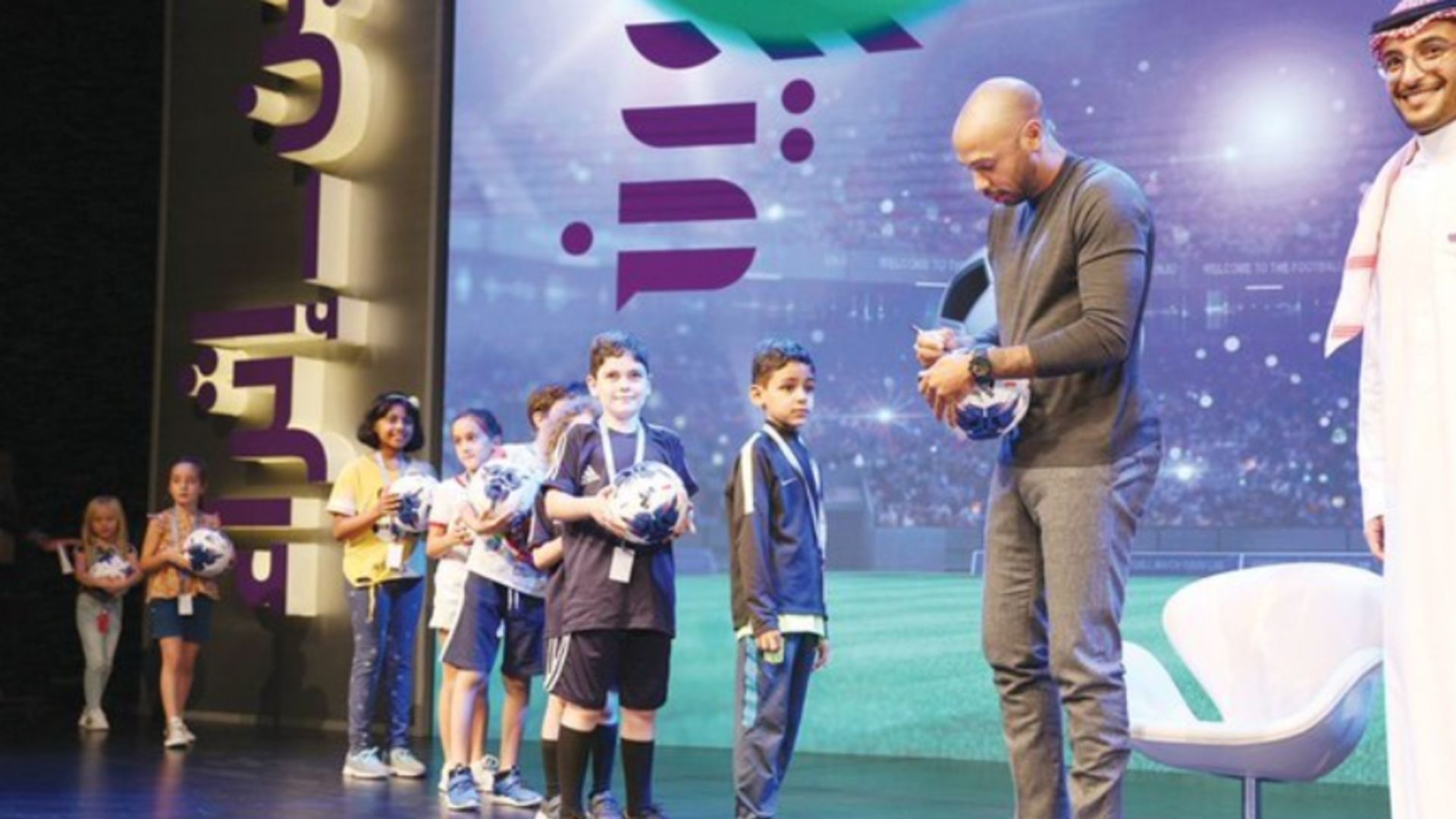 تيري هنري في مركز إثراء