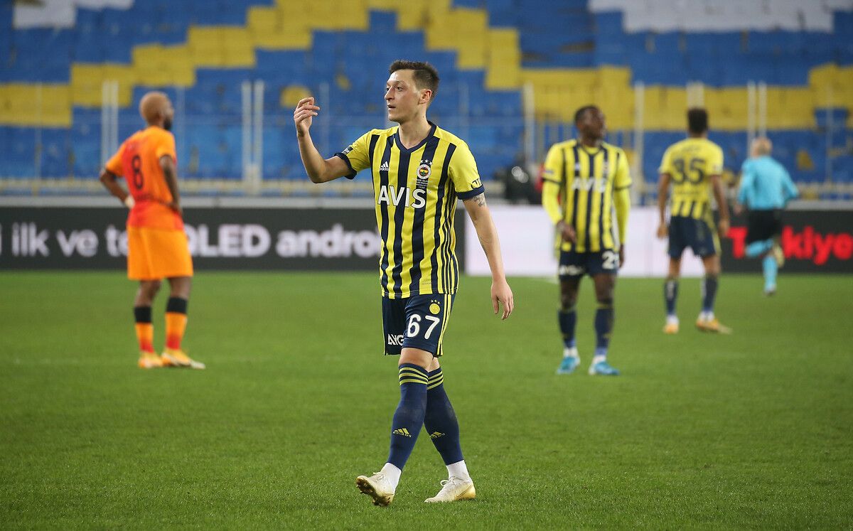 Mesut Ozil Fenerbahce vs. Galatasaray 02/06/21