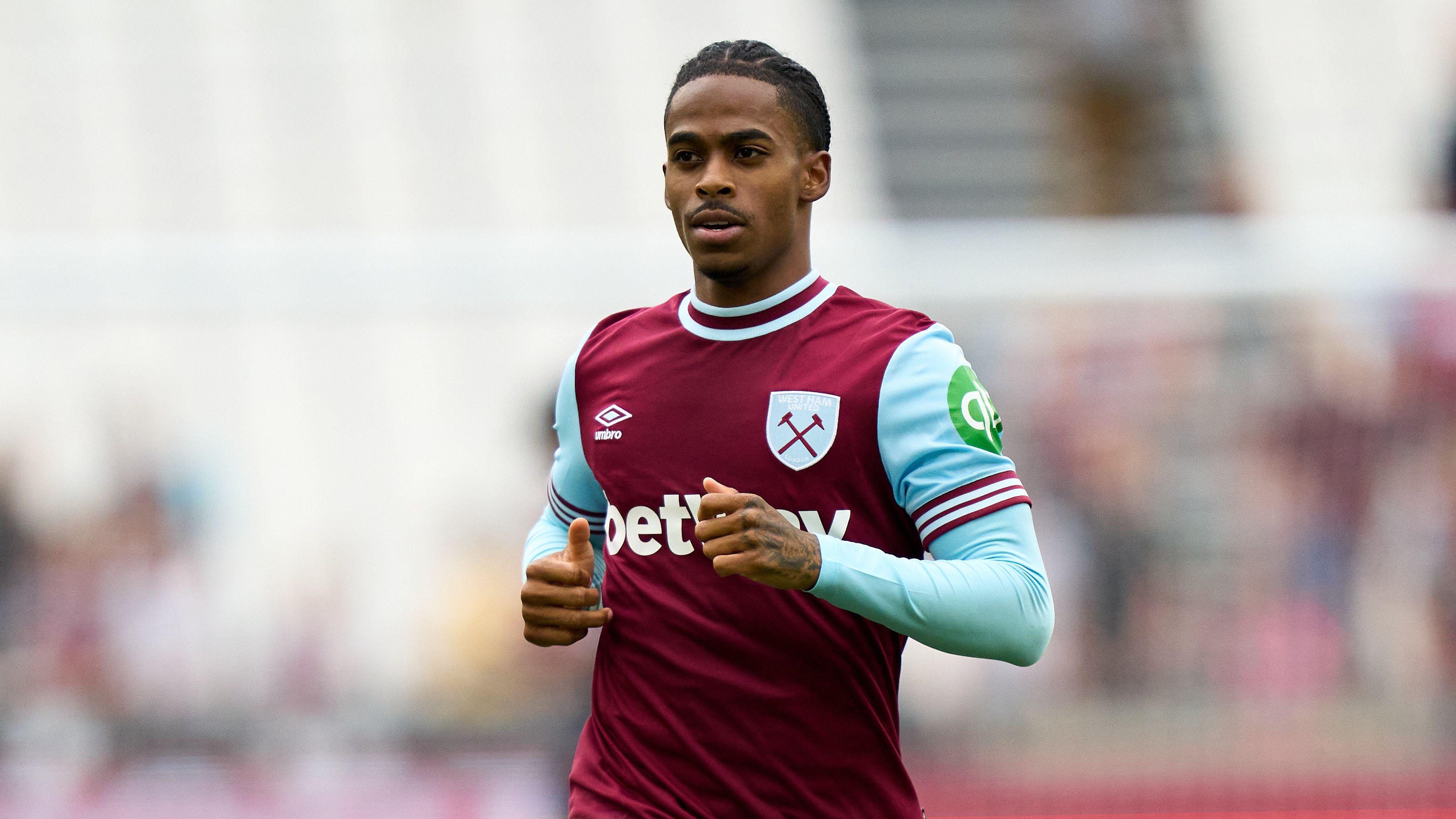 Crysencio Summerville West Ham 2024-25