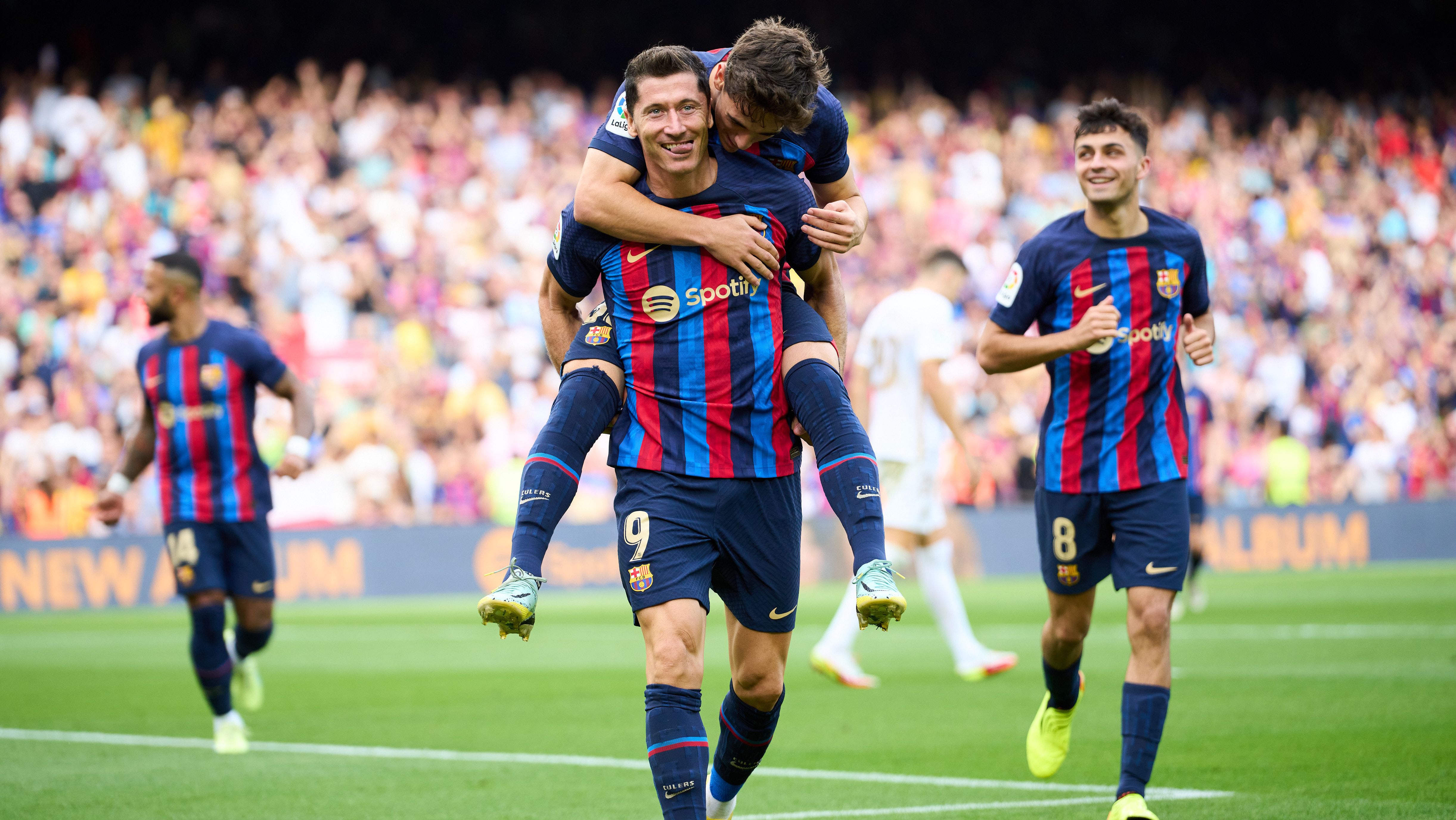 Robert Lewandowski Gavi Pedri Barcelona Elche 2022-23