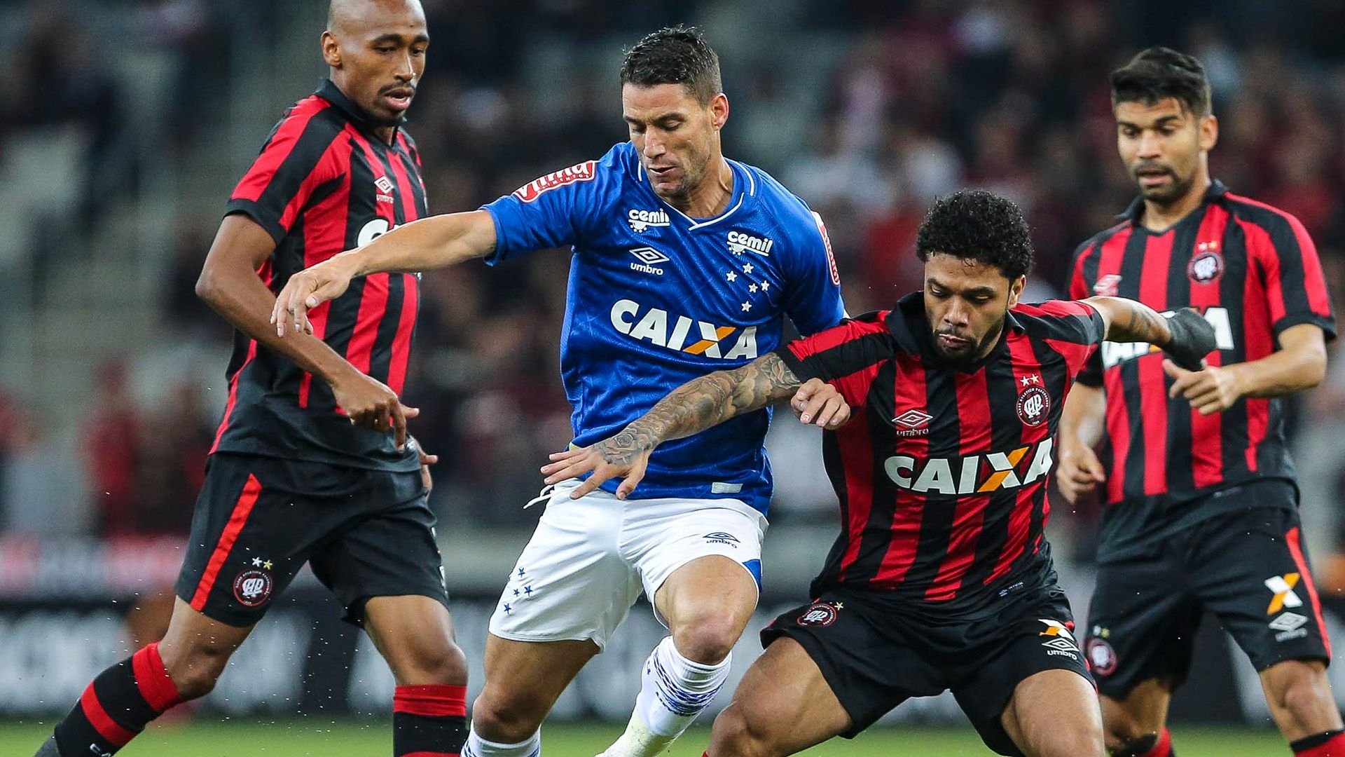 Thiago Neves Otavio Atletico-PR Cruzeiro Brasileirao Serie A 12072017