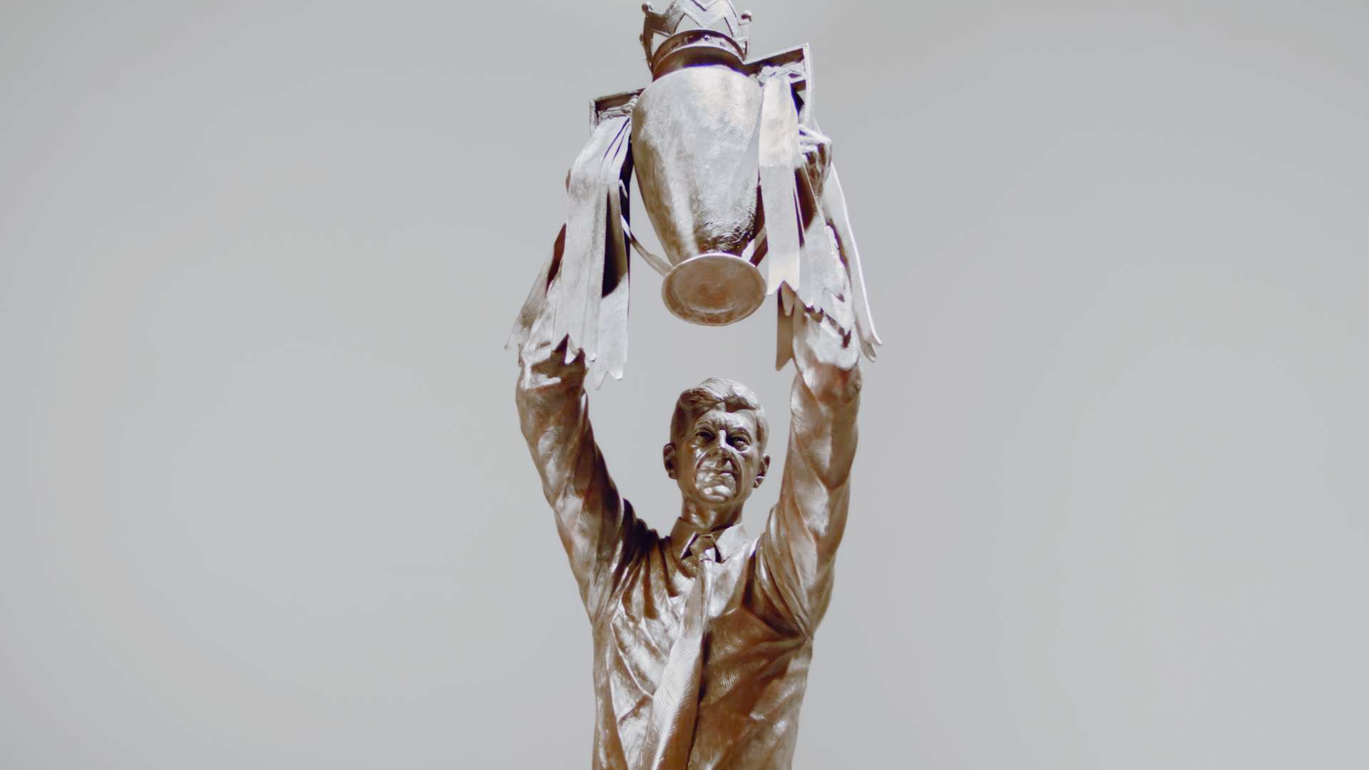 Wenger statue