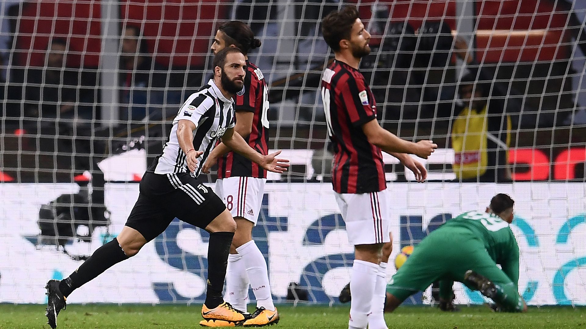 Higuain vs AC Milan 27102017