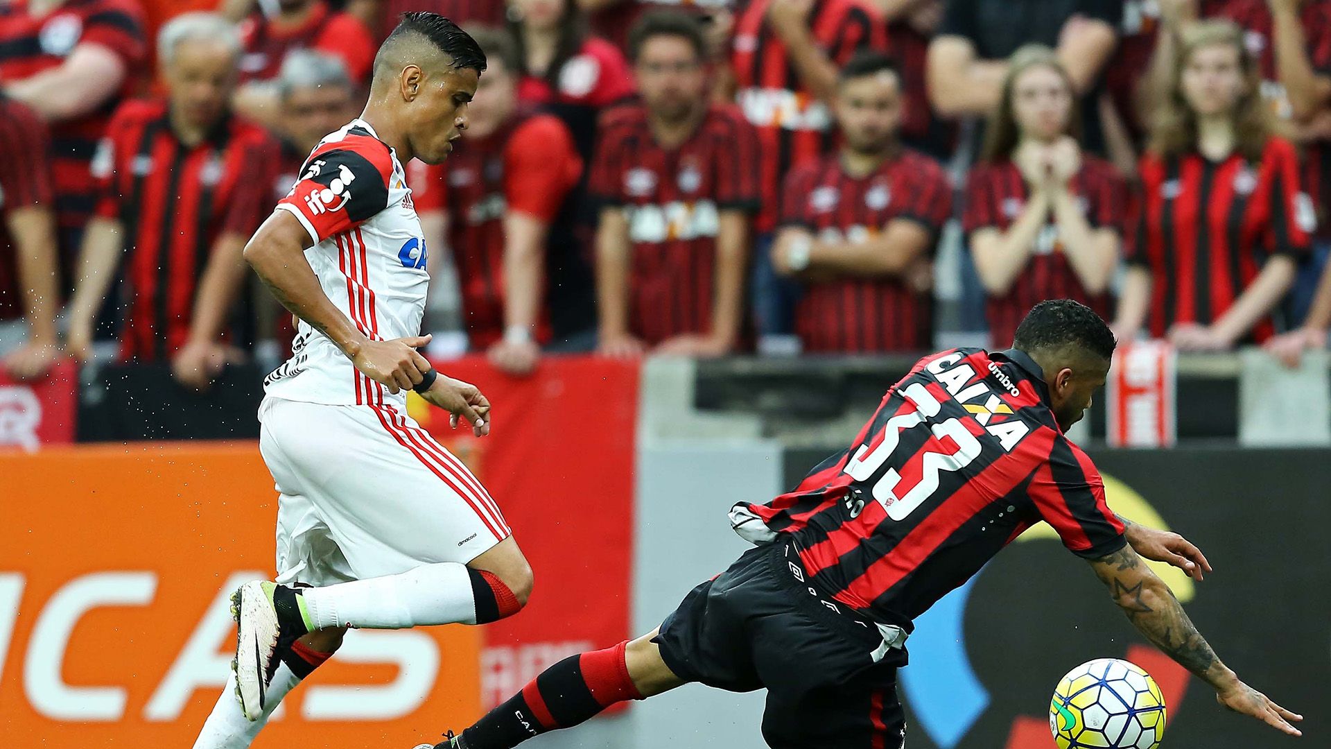 Léo Everton Atlético-PR Flamengo Brasileirão 11122016