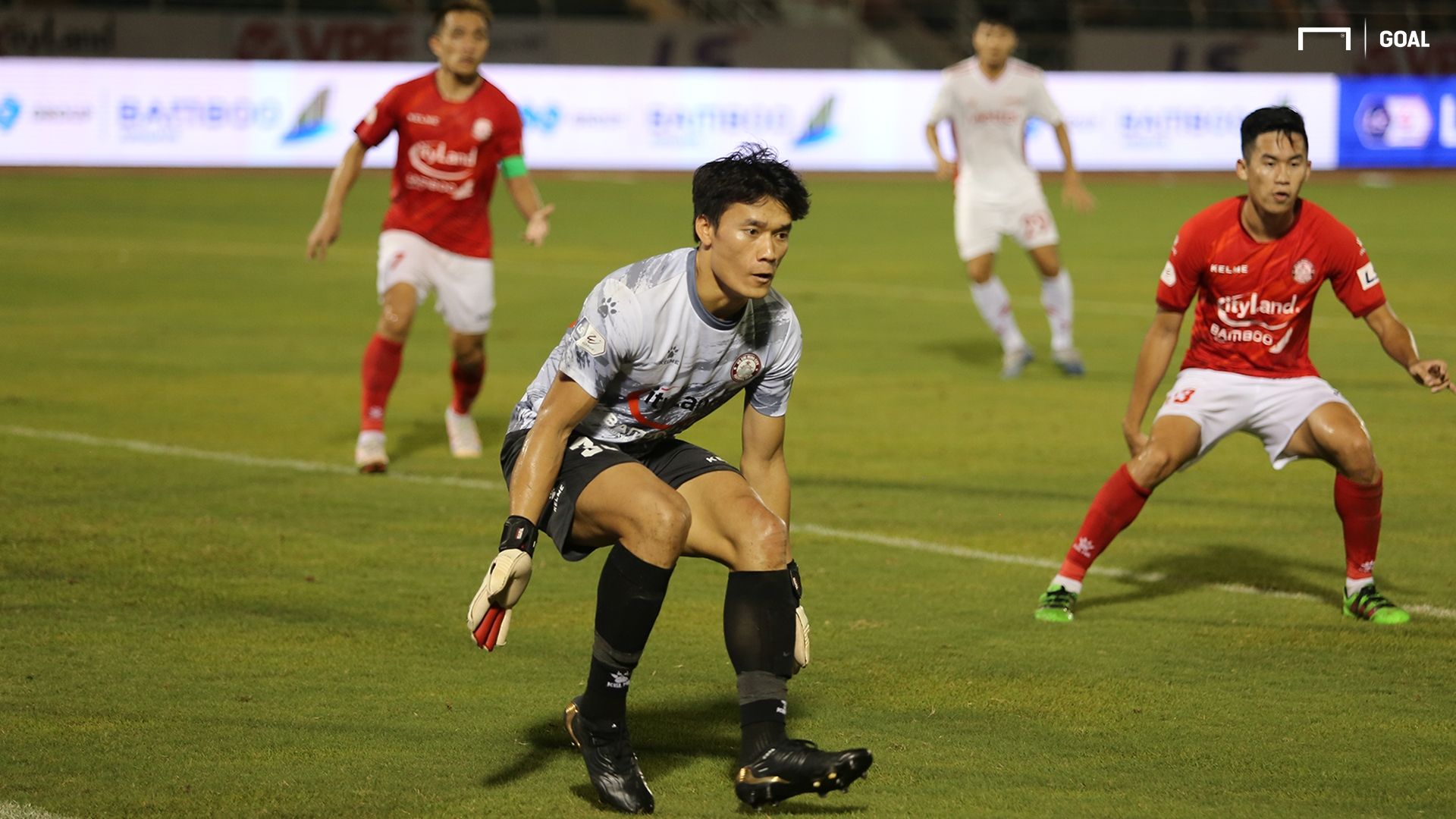Bui Tien Dung Ho Chi Minh City HCMC FC TP.HCM vs Viettel 2021 V.League