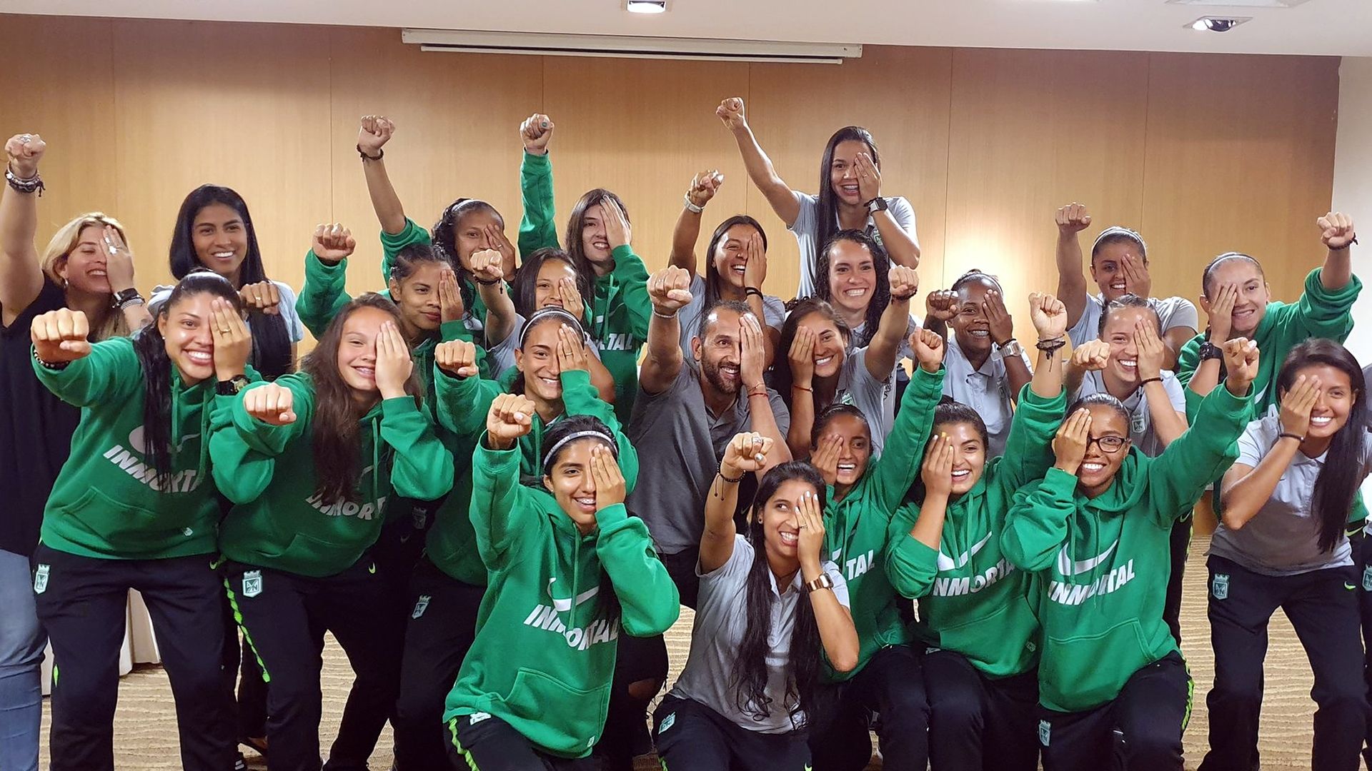 Hernán Barcos Atlético Nacional Femenino 2019