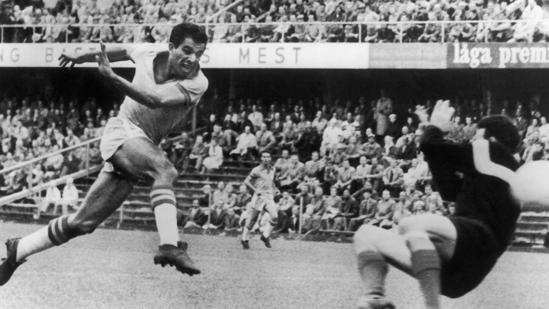 Vavá, Brazil 1958 World Cup, Brazil v France semis