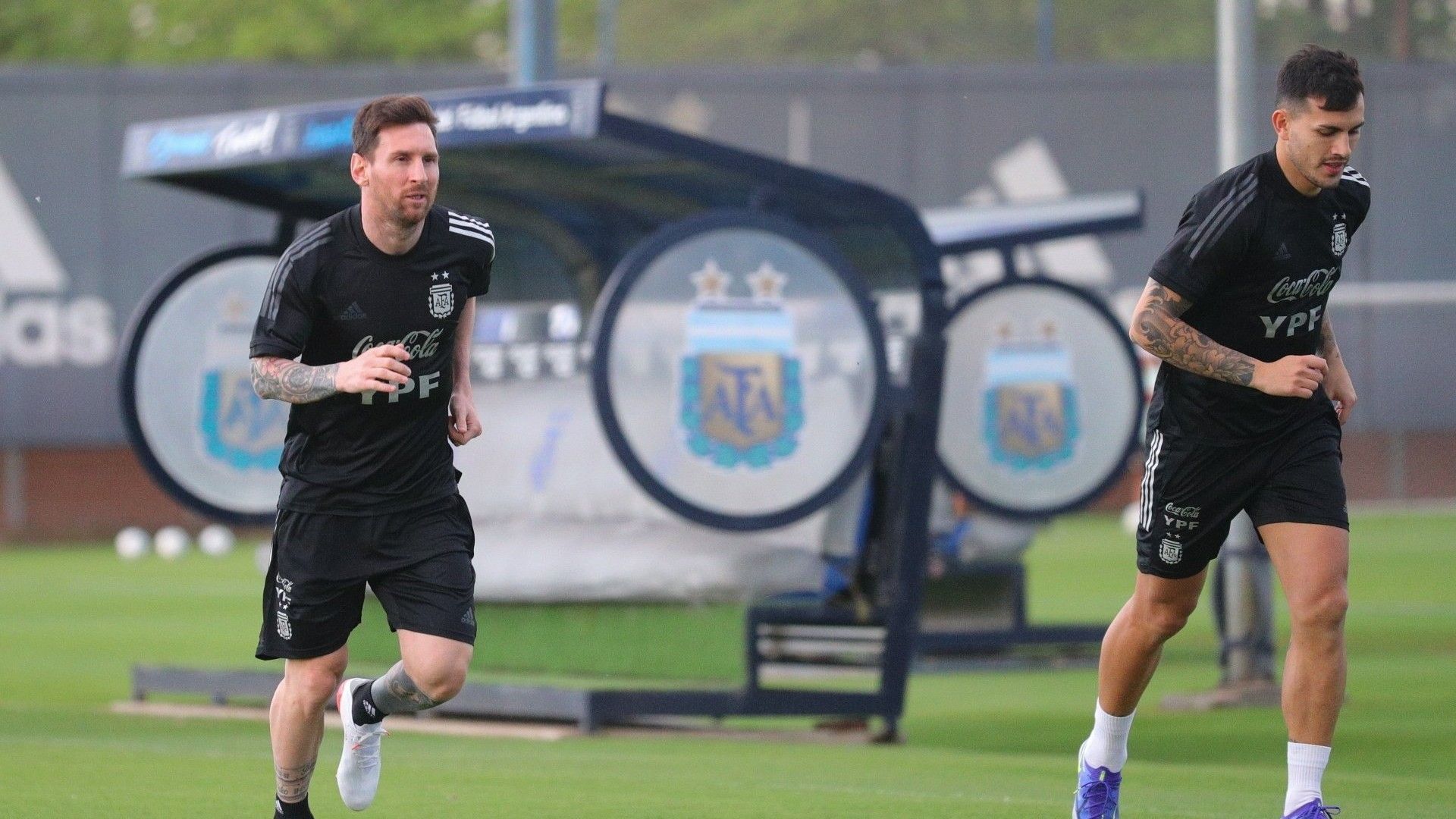 Lionel Messi Leandro Paredes Argentina Entrenamiento 08112021