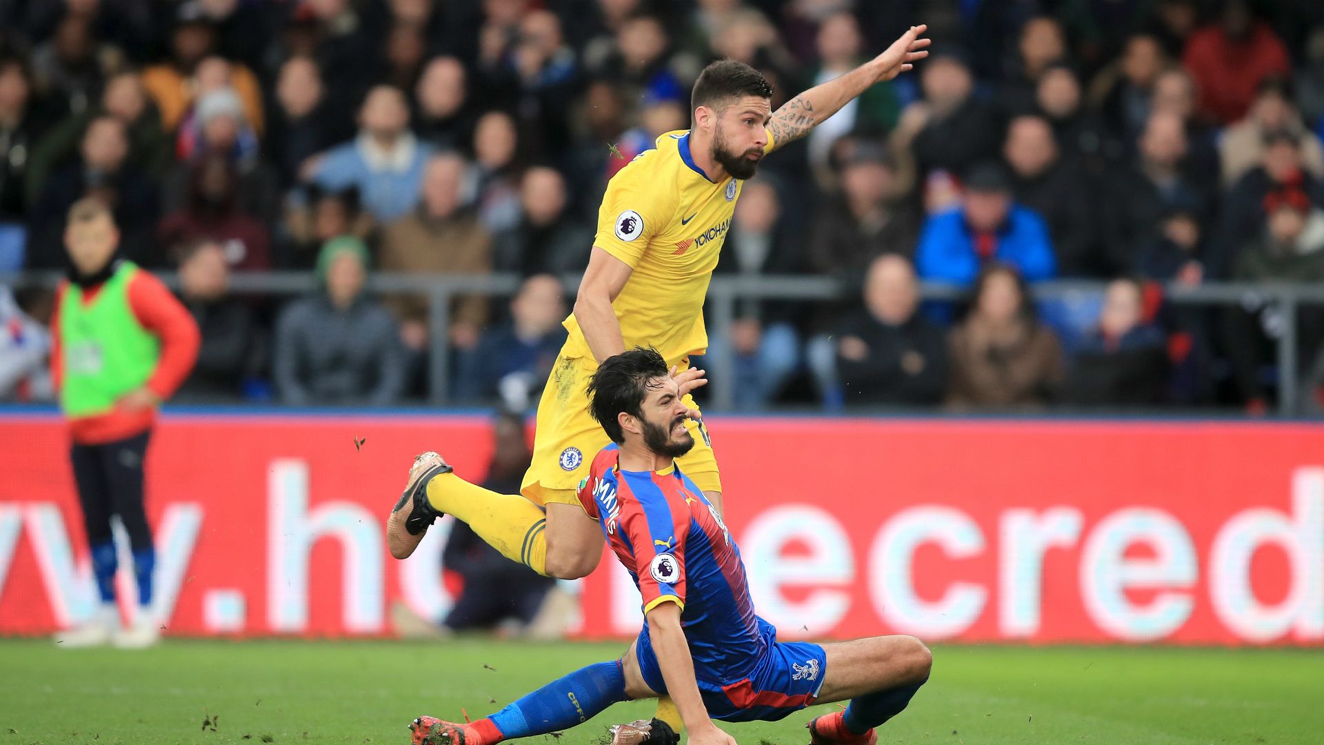 James Tomkins Olivier Giroud 30122018