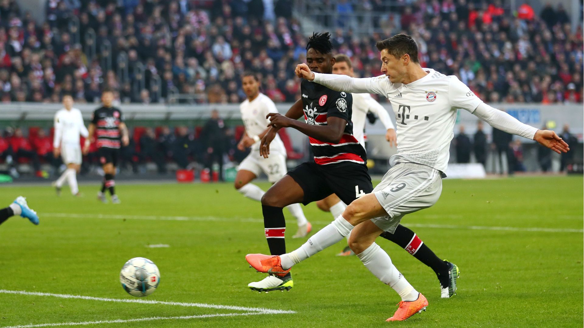 Robert Lewandowski FC Bayern Fortuna Düsseldorf 23112019