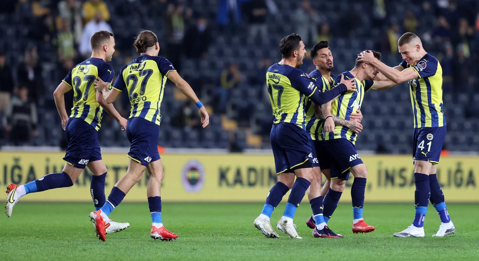 Fenerbahce's Goal Celebration vs. Yeni Malatyaspor 12/26/21