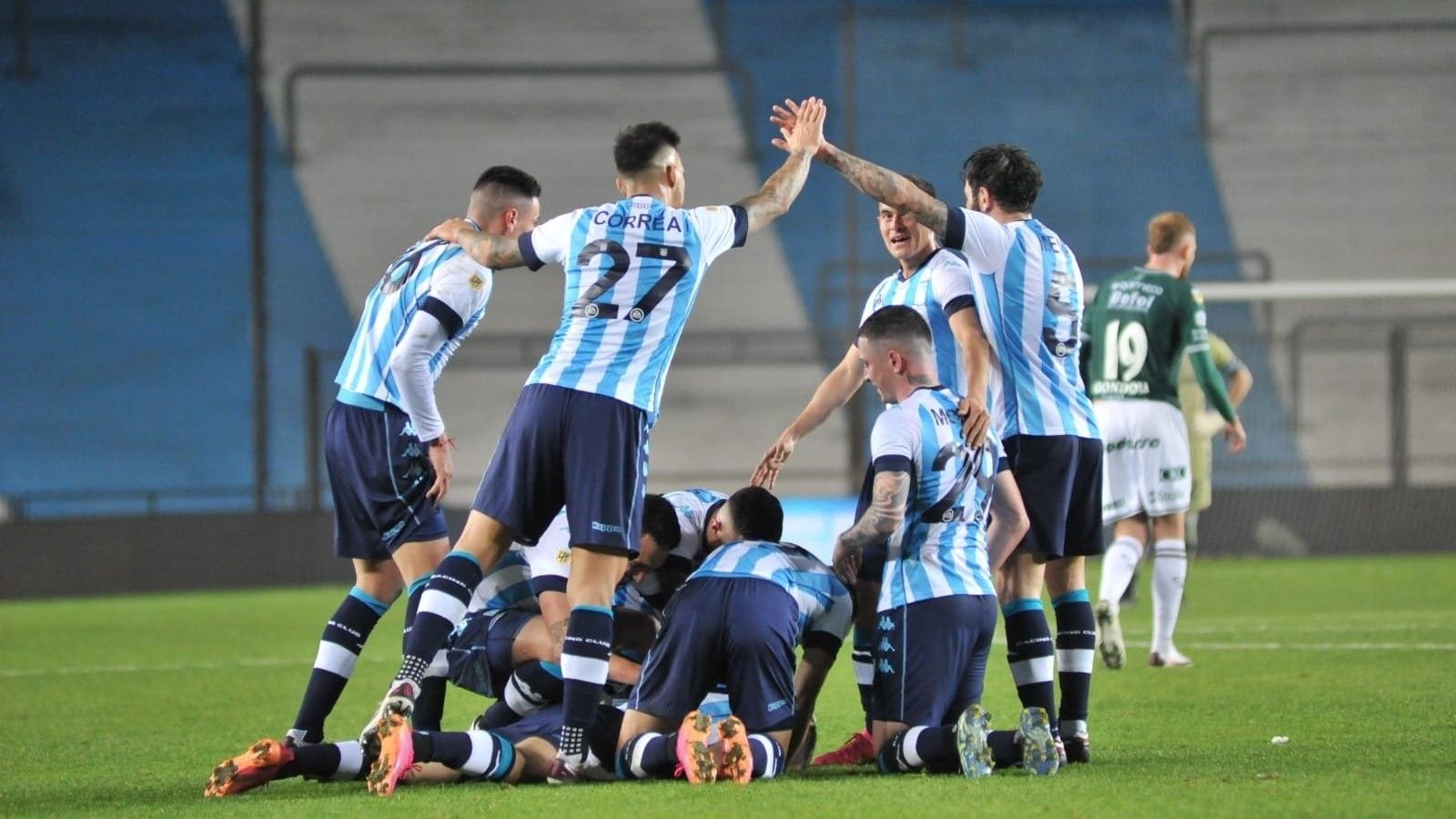 festejo Racing Sarmiento Torneo Liga Profesional 31072021