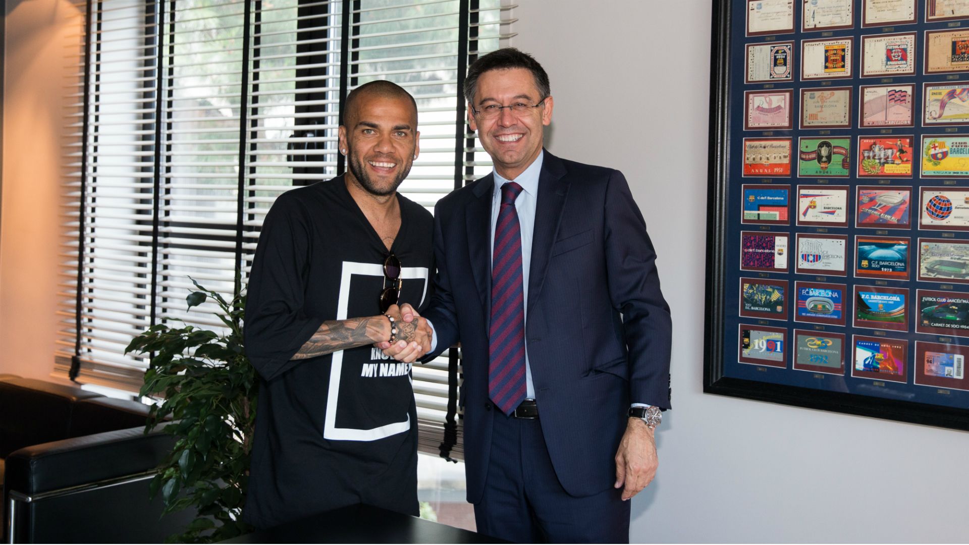 Dani Alves Josep Maria Bartomeu FC Barcelona 06092015