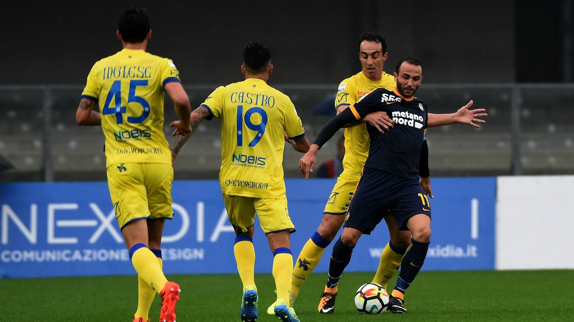 Giampaolo Pazzini Dario Dainelli Chievo Verona Serie A 10222017