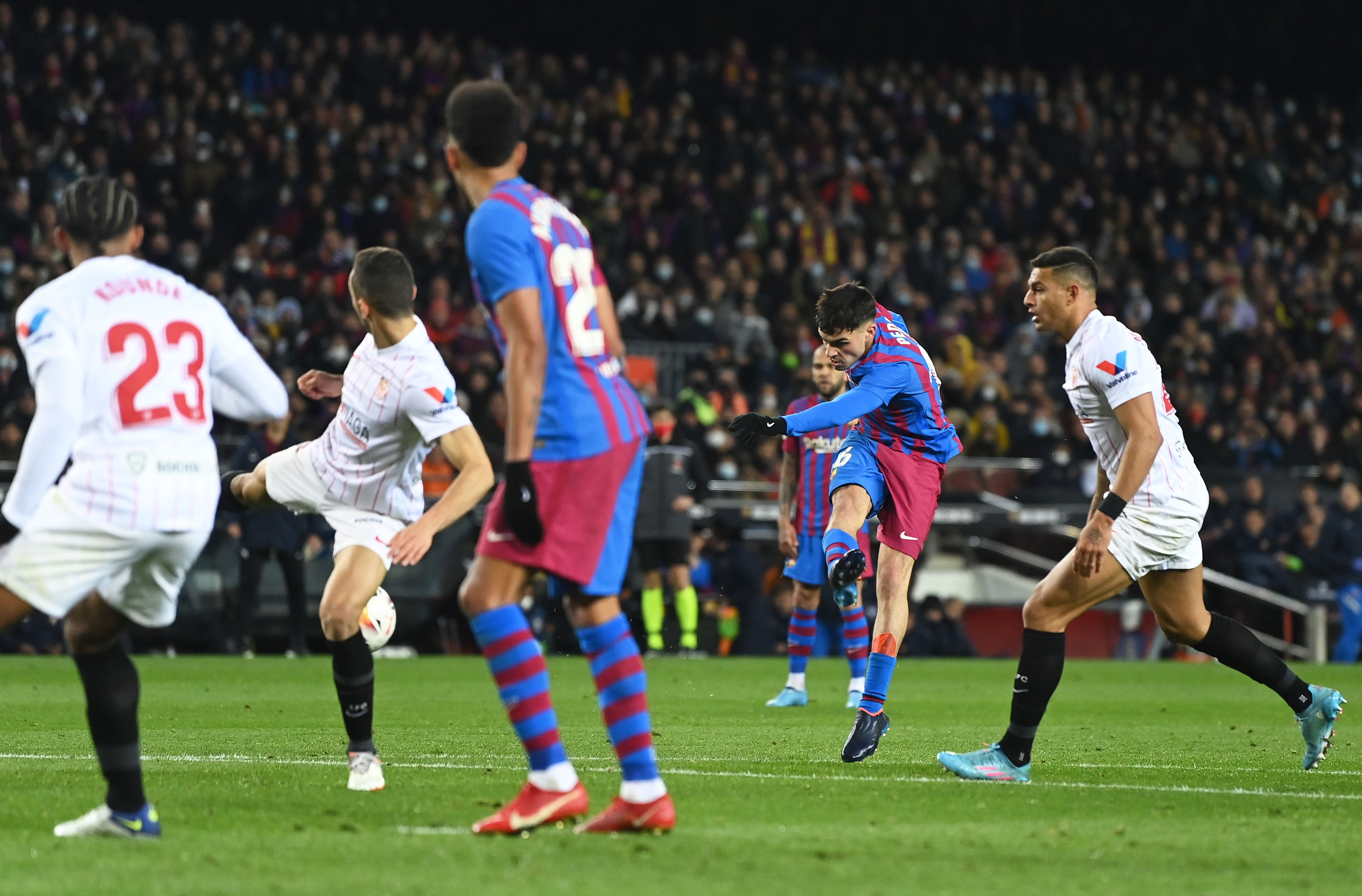 Pedri face à Séville