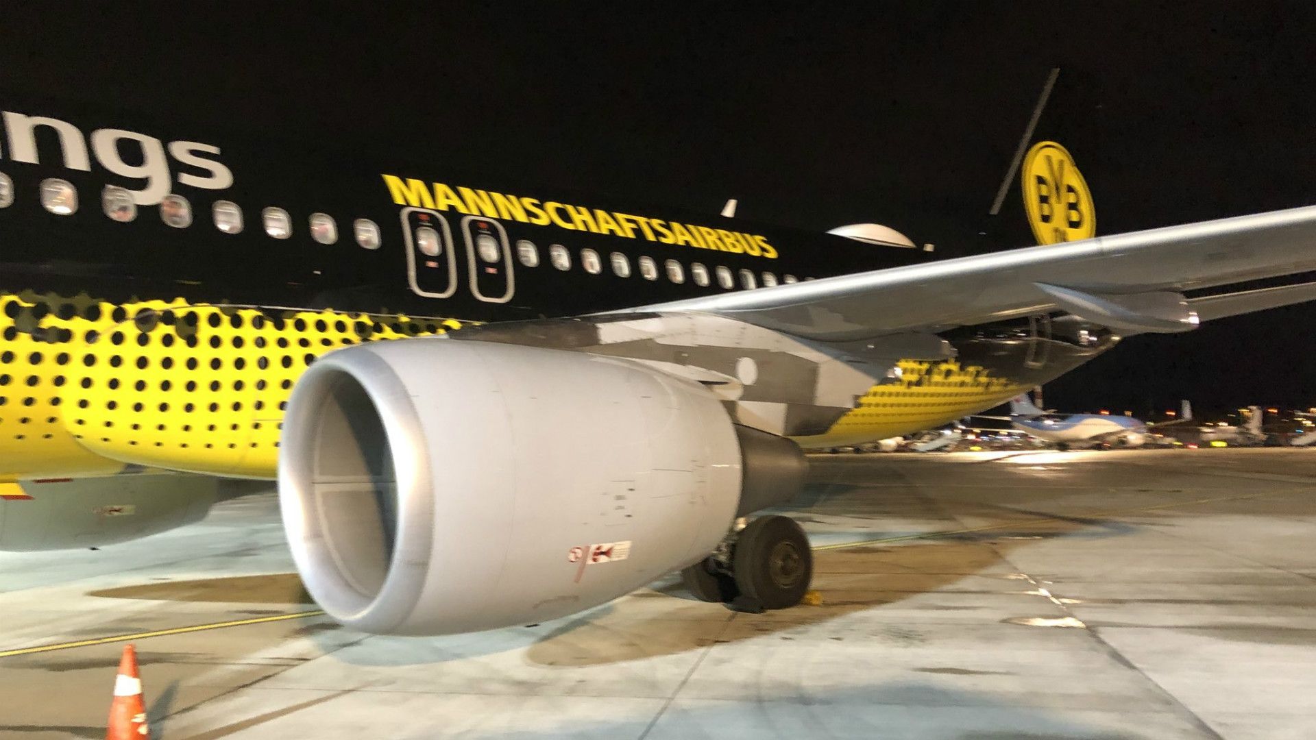 BORUSSIA DORTMUND PLANE AIRBUS