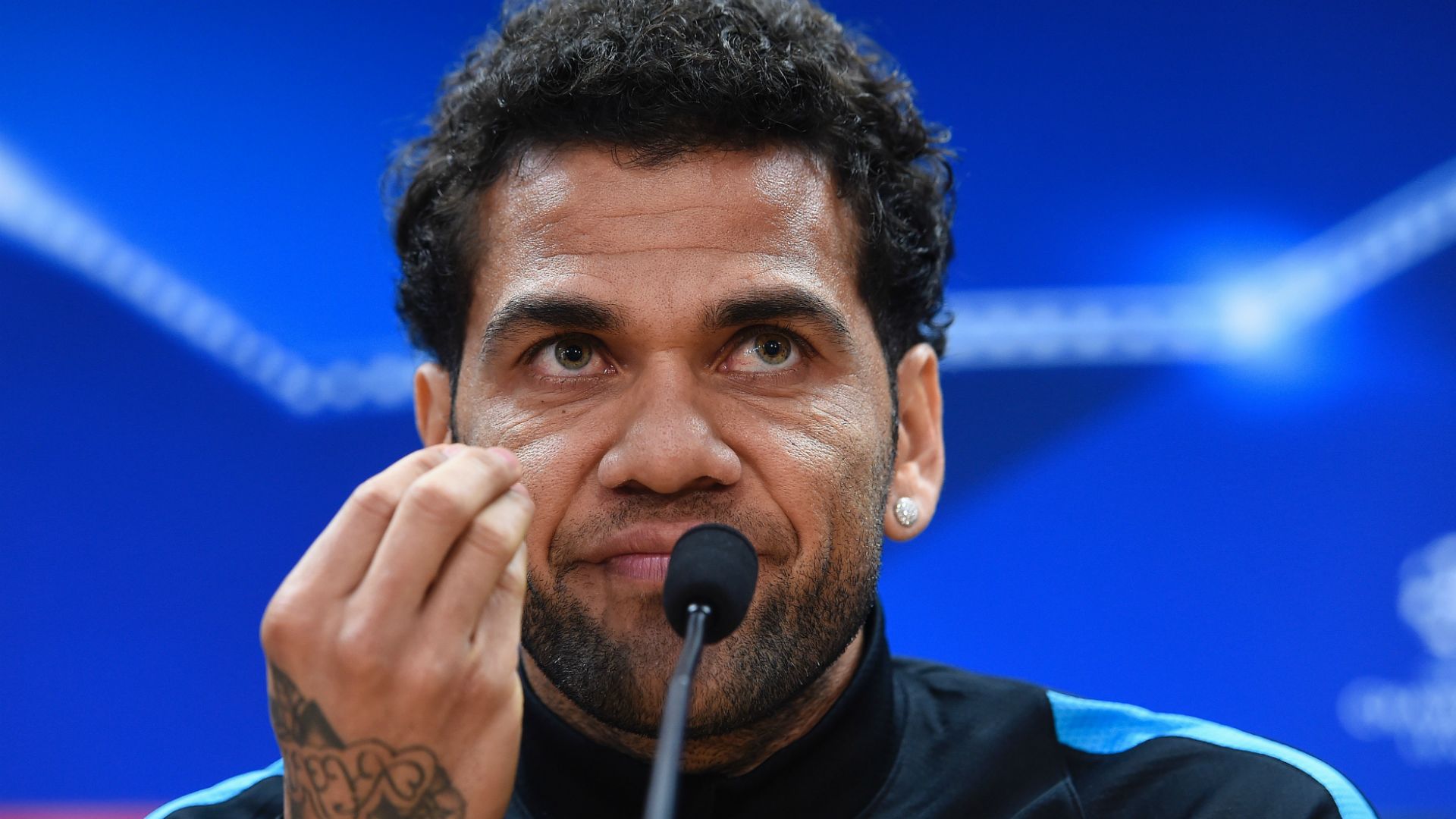 Dani Alves Barcelona press conference 23112015