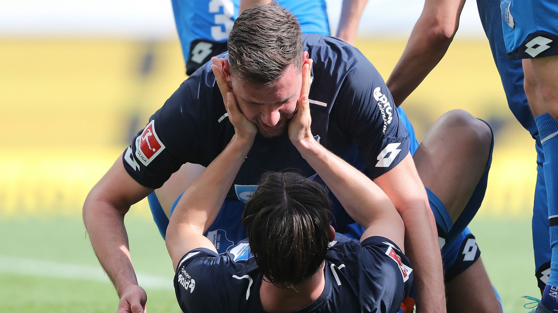 Adam Szalai Niko Schulz 1899 Hoffenheim Hamburger SV Bundesliga 14042018