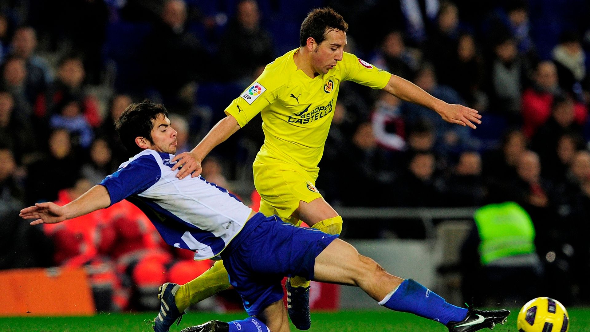 Jordi Amat vs Santi Cazorla