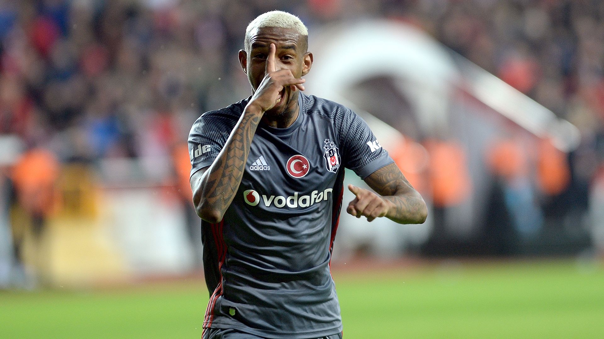 Anderson Talisca goal celebration Besiktas Antalyaspor 01212018