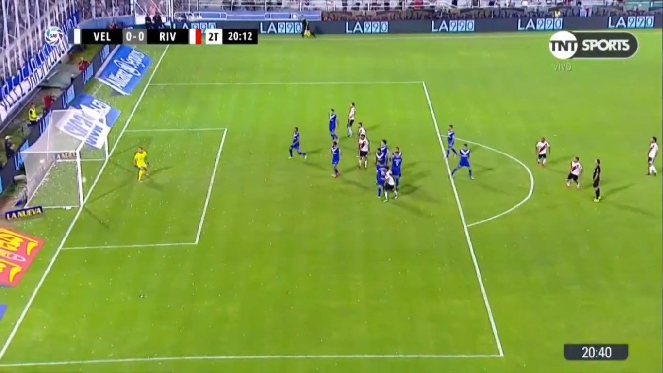 Rodrigo Mora tiro libre Velez River Plate Superliga Argentina 24022018