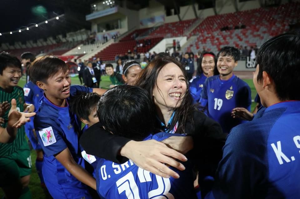 นวลพรรณ ล่ำซำ