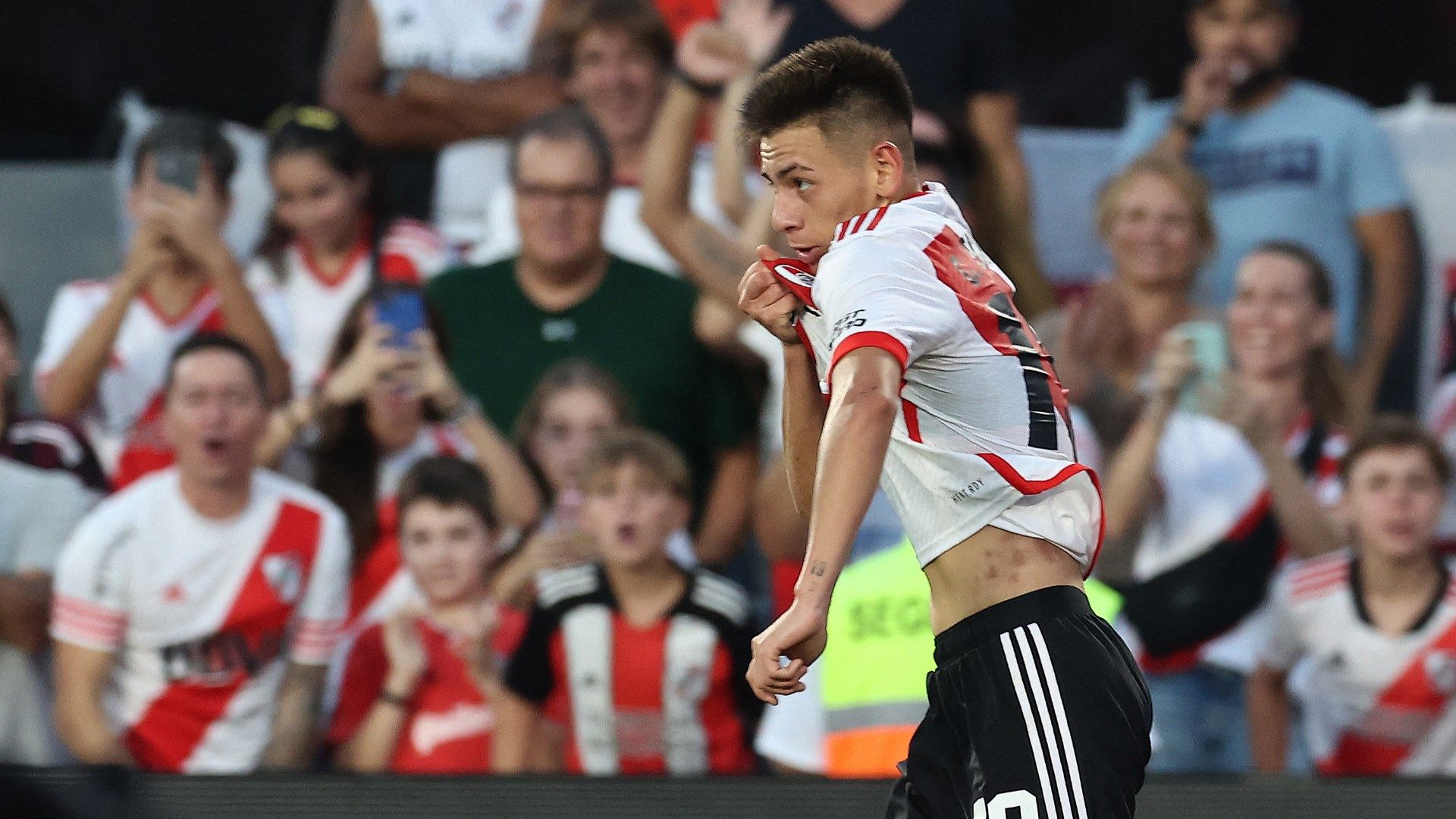 Claudio Echeverri River Plate