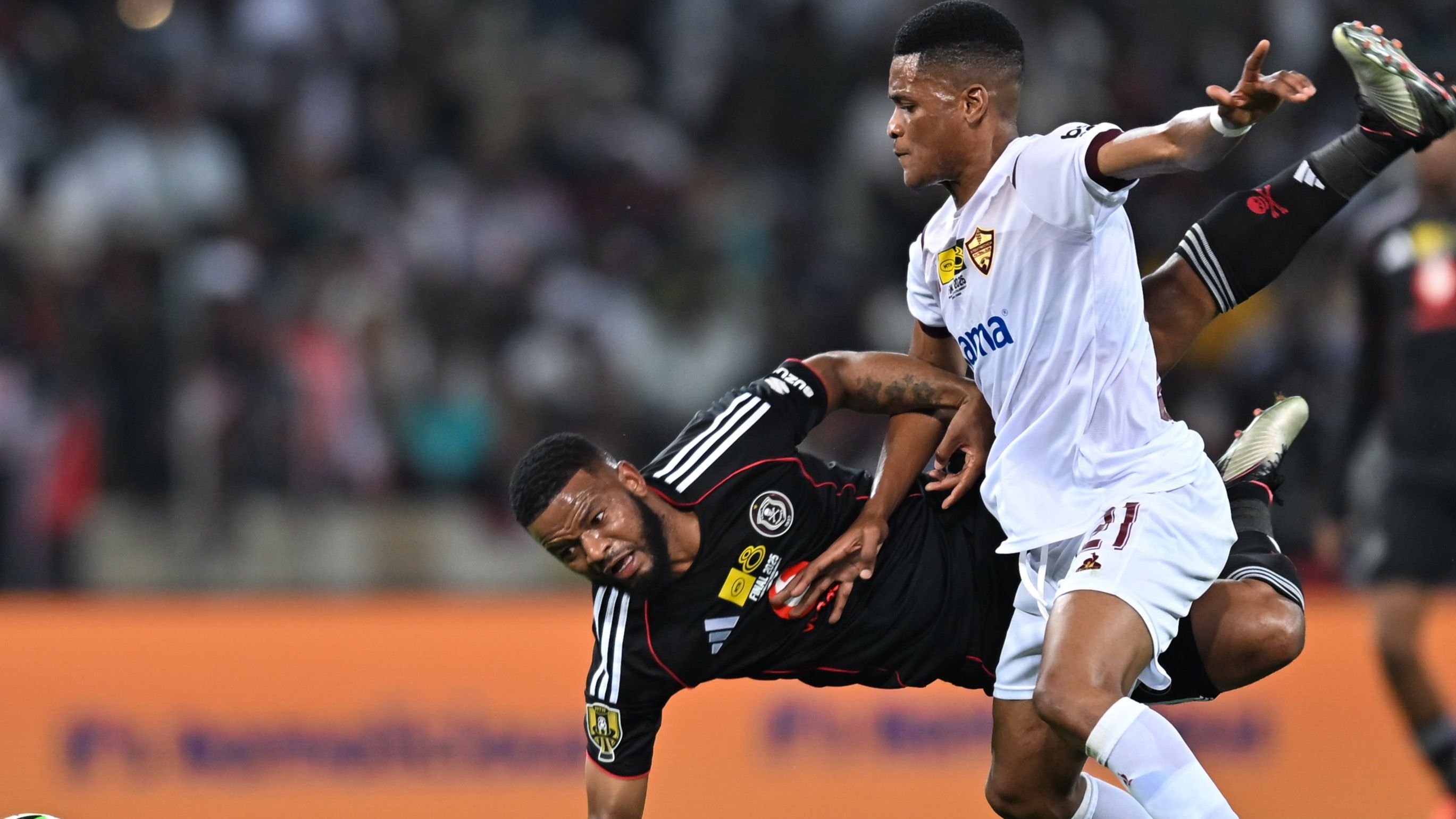 Mthetheleli Mthiyane of Stellenbosch and Sipho Mbule of Orlando Pirates