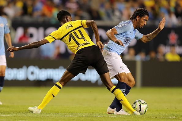 Alexander Isak vs Jason Denayer