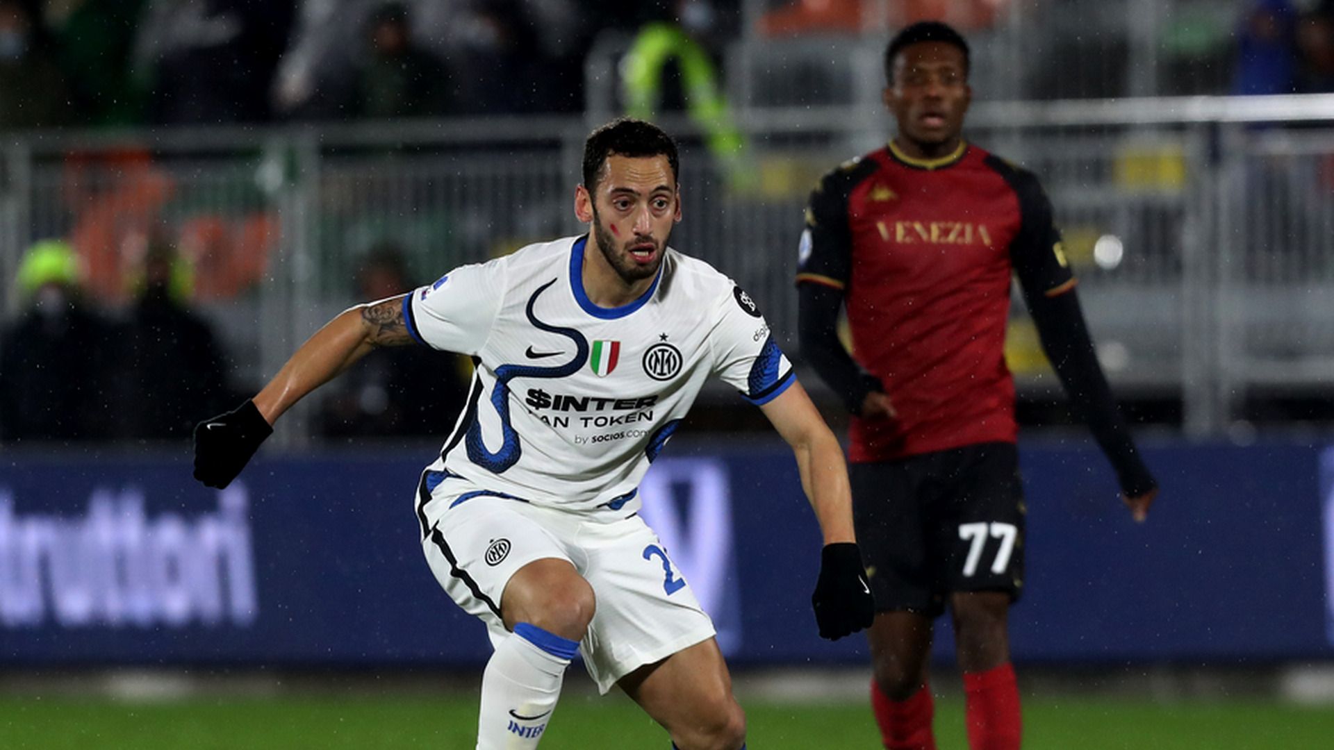 Hakan Calhanoglu. Venezia vs Inter. 11.27.2021