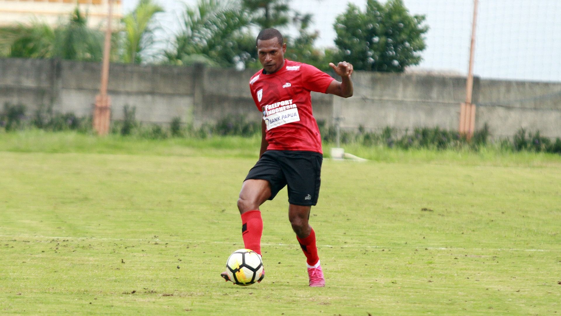 Yustinus Pae - Persipura Jayapura