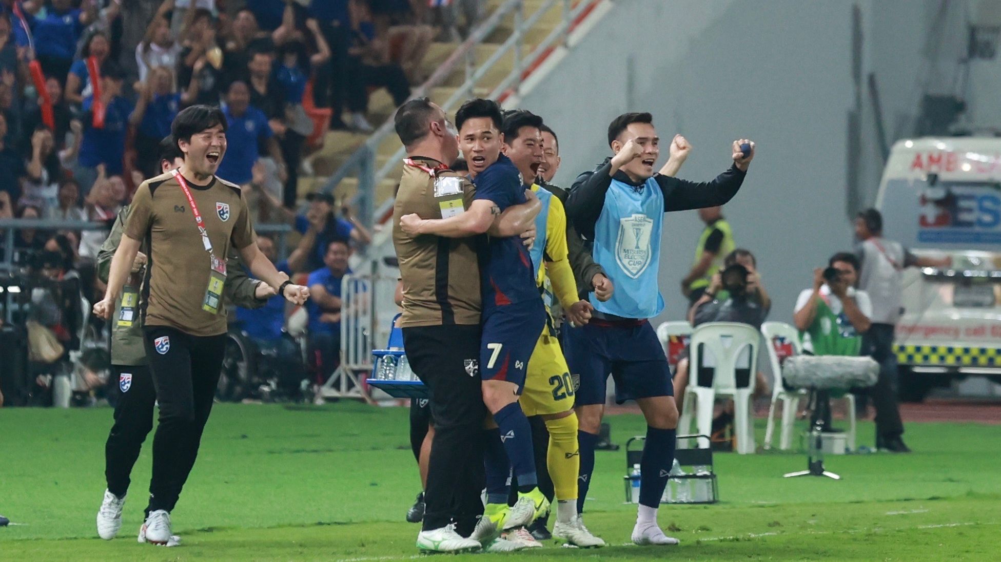 สุภโชค สารชาต