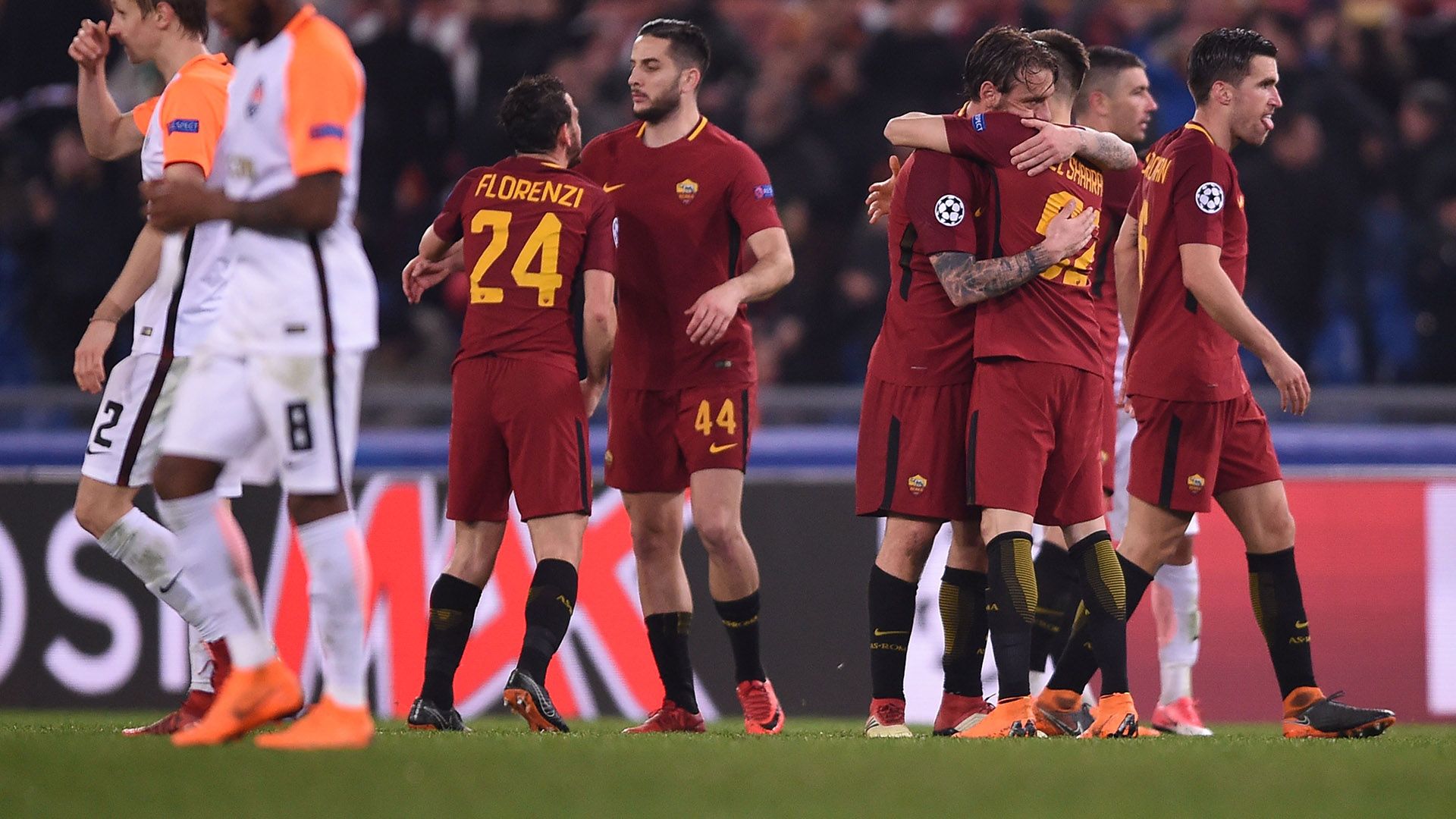 Roma celebrating vs Shakhtar Champions League