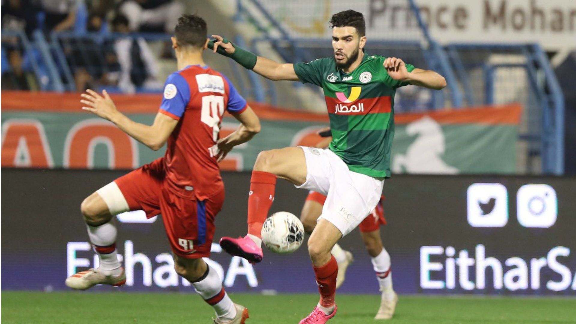 وليد أزارو مهاجم الاتفاق المعار من الأهلي الدوري السعودي