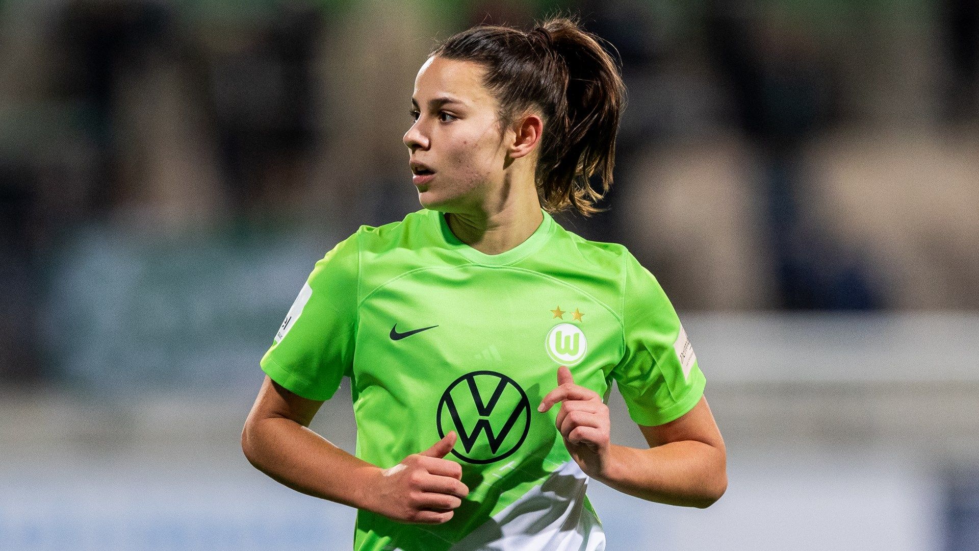 Lena Oberdorf Wolfsburg Women 2023-24