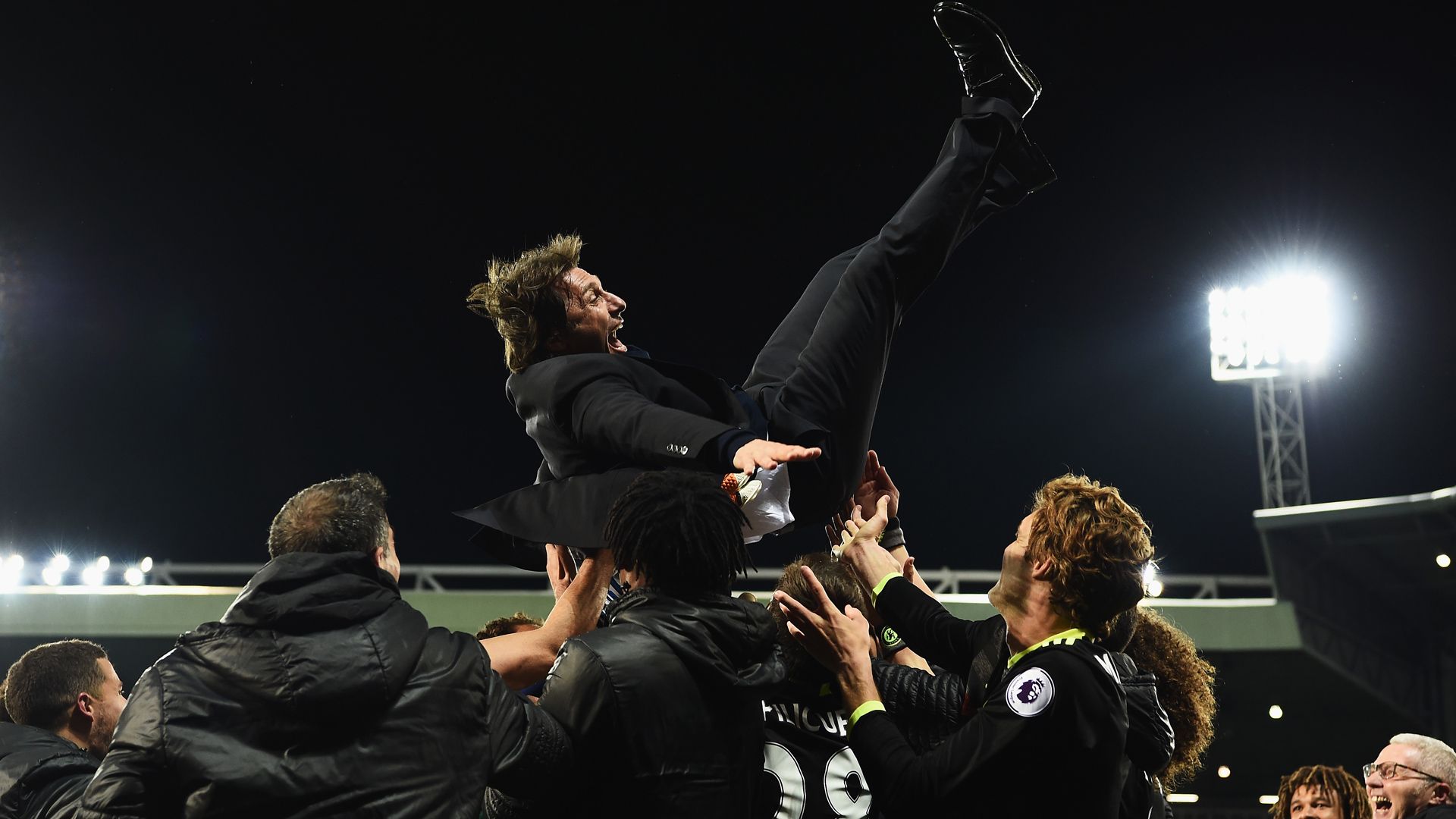 Chelsea celebrates Conte, 12052017