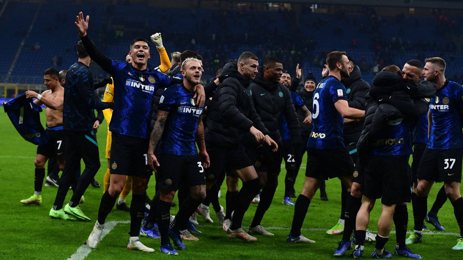 Inter celebrating Juventus Supercup