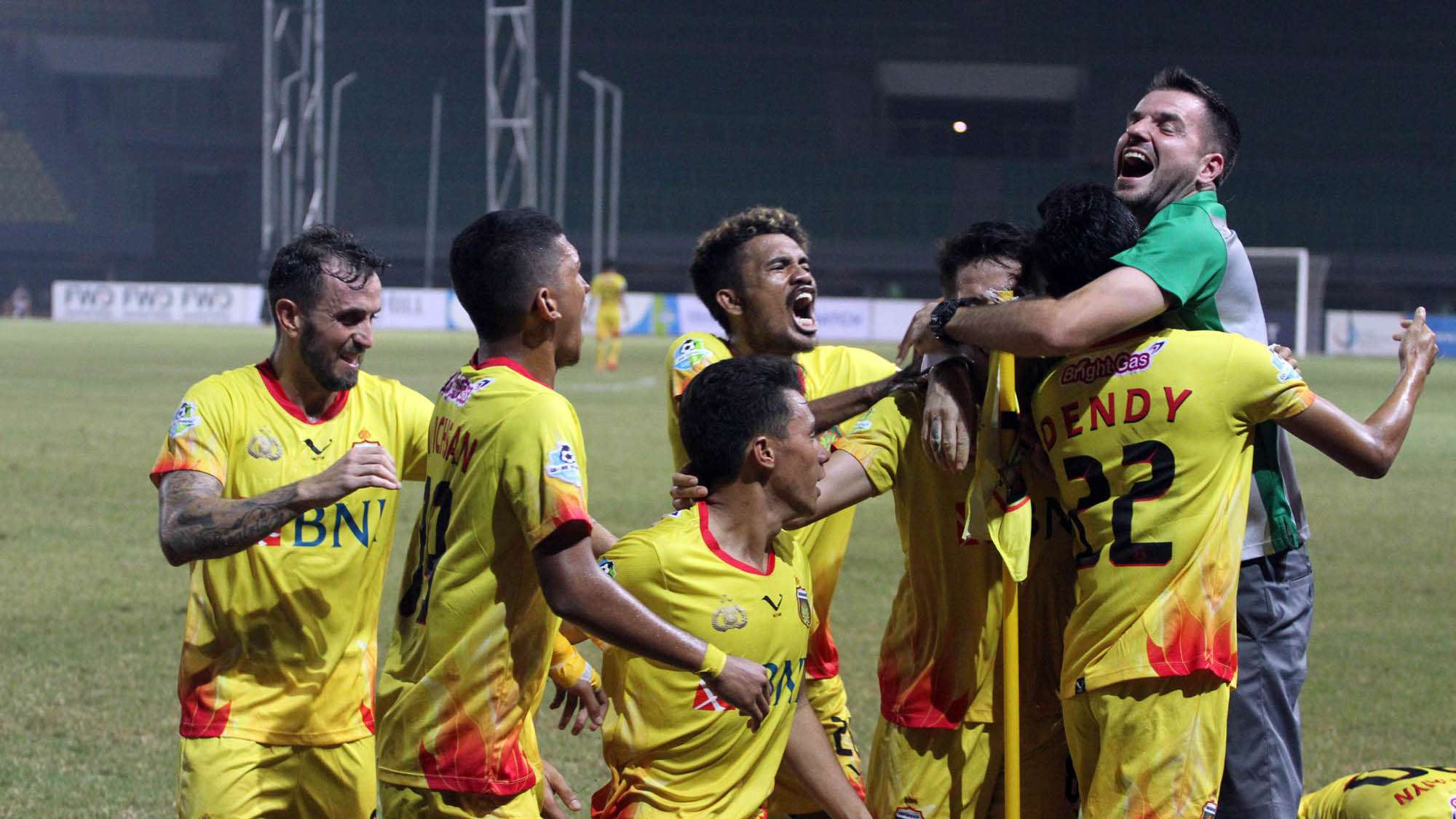 Simon McMenemy - Selebrasi Bhayangkara FC