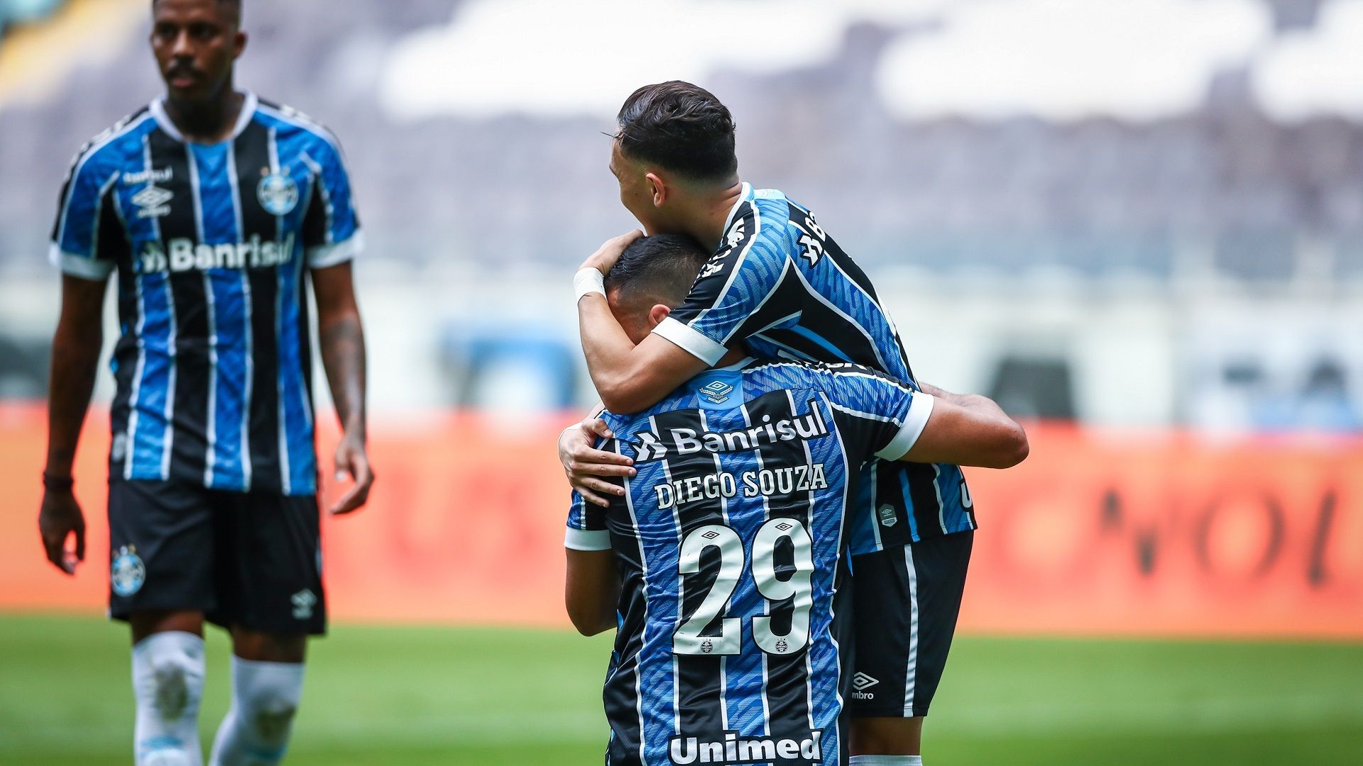 Grêmio Jean Pyerre Diego Souza Gremio Pepê Pepe Cuiabá Copa do Brasil