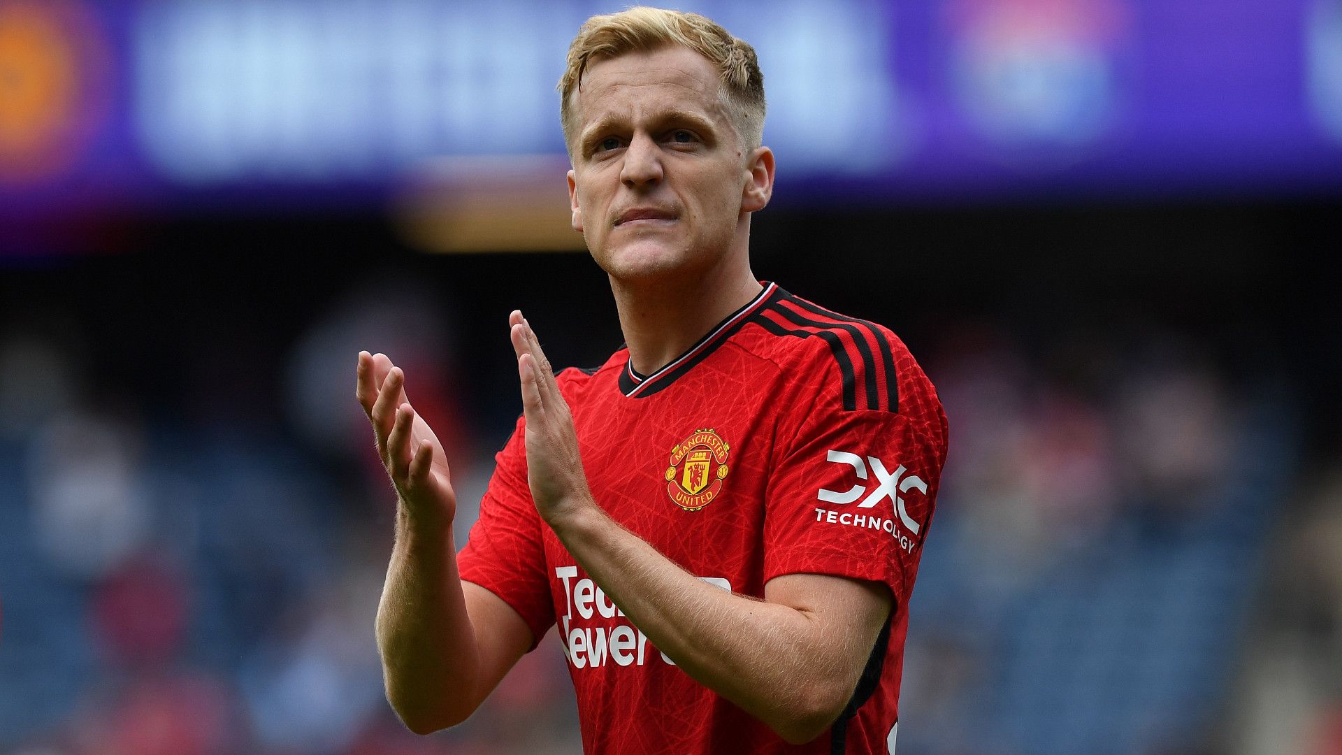 DONNY VAN DE BEEK MANCHESTER UNITED