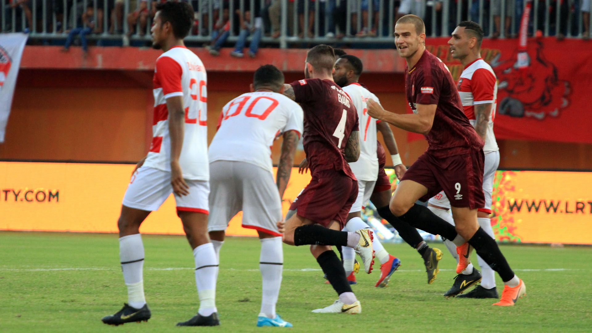 Selebrasi Pemain PSM - Aaron Evans