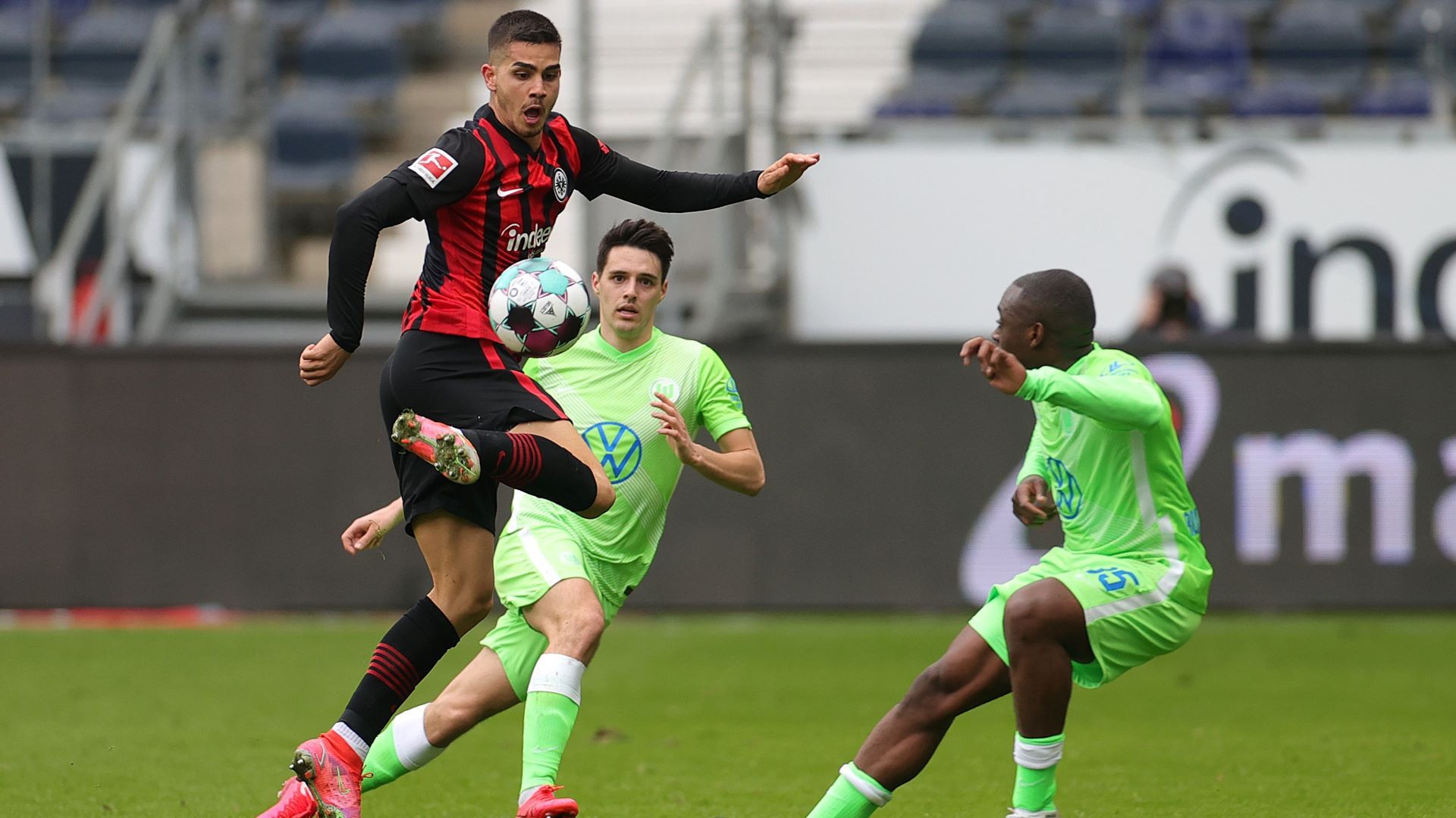Eintracht Frankfurt Silva VfL Wolfsburg Roussillon