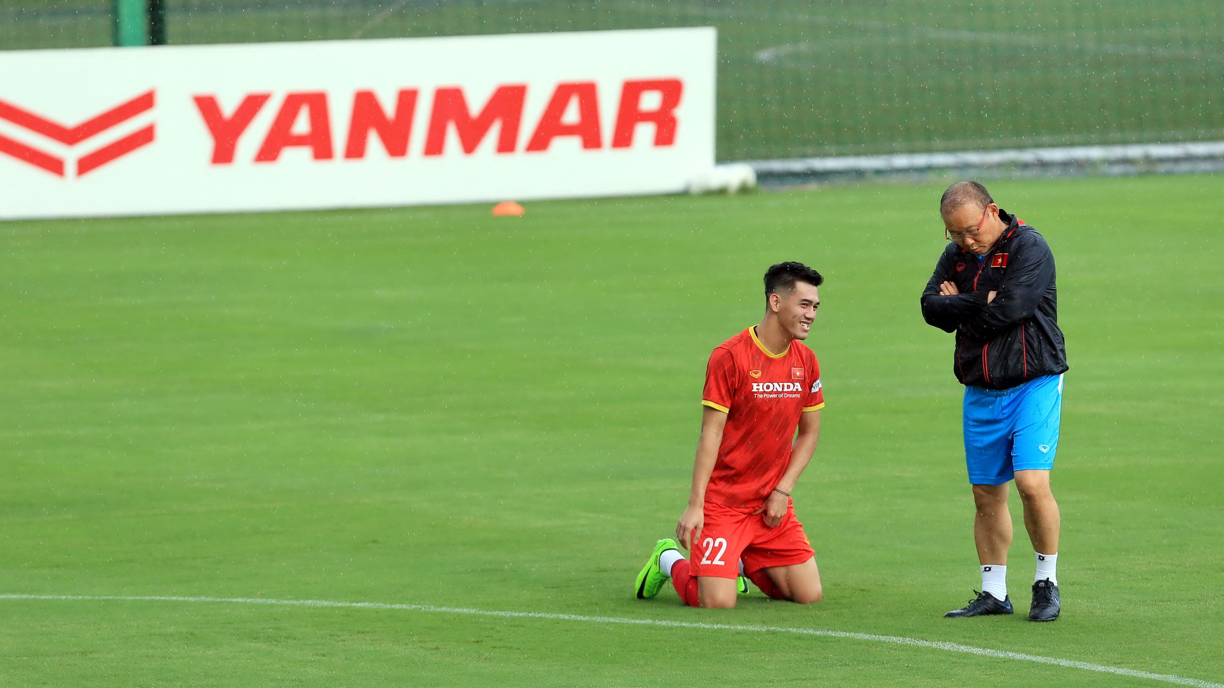 Nguyen Tien Linh Park Hang Seo Vietnam Yanmar field