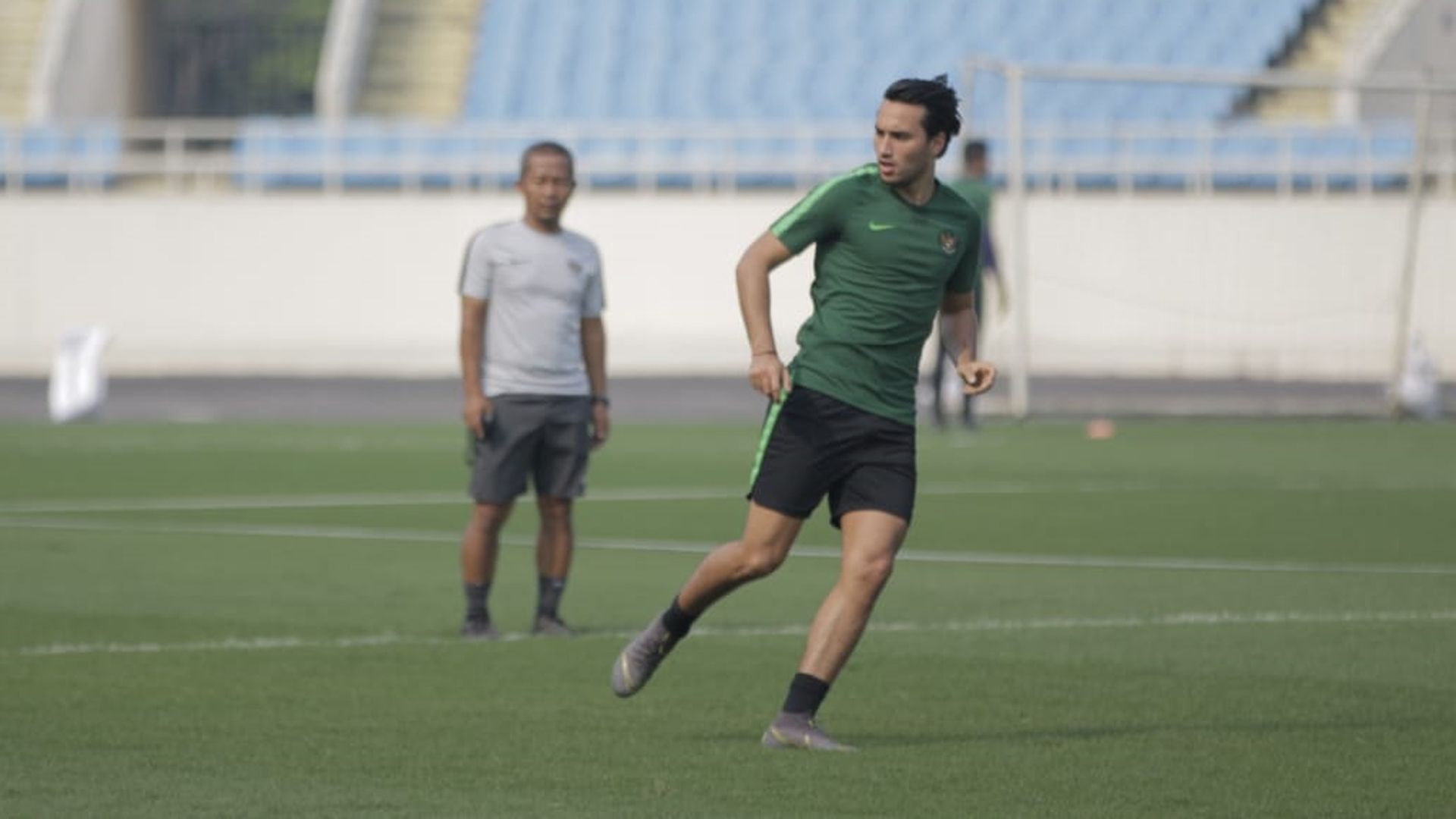 Latihan Resmi Indonesia U-23 -  Ezra Walian