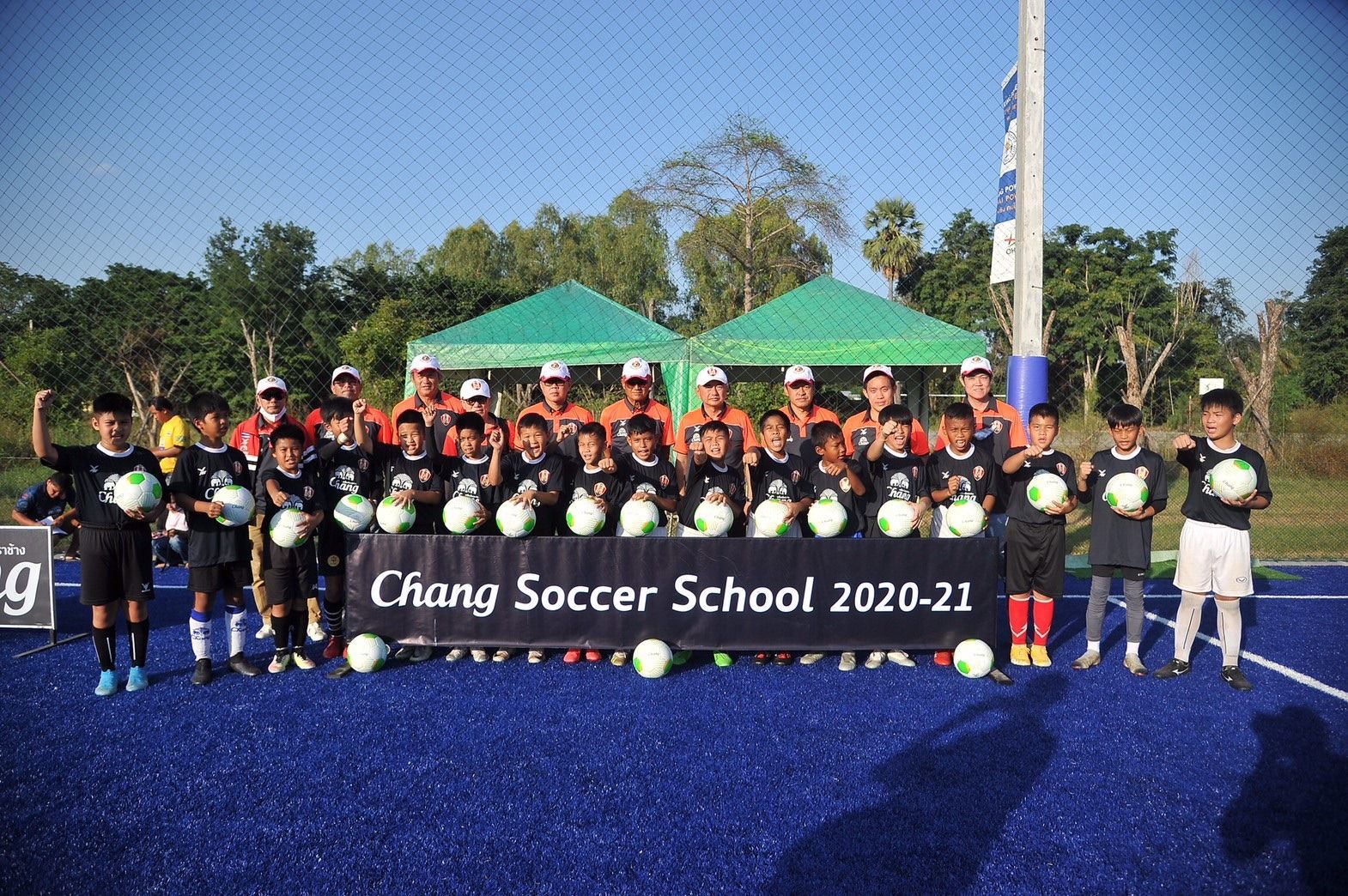 ช้าง ซอคเกอร์ สคูล 2020
