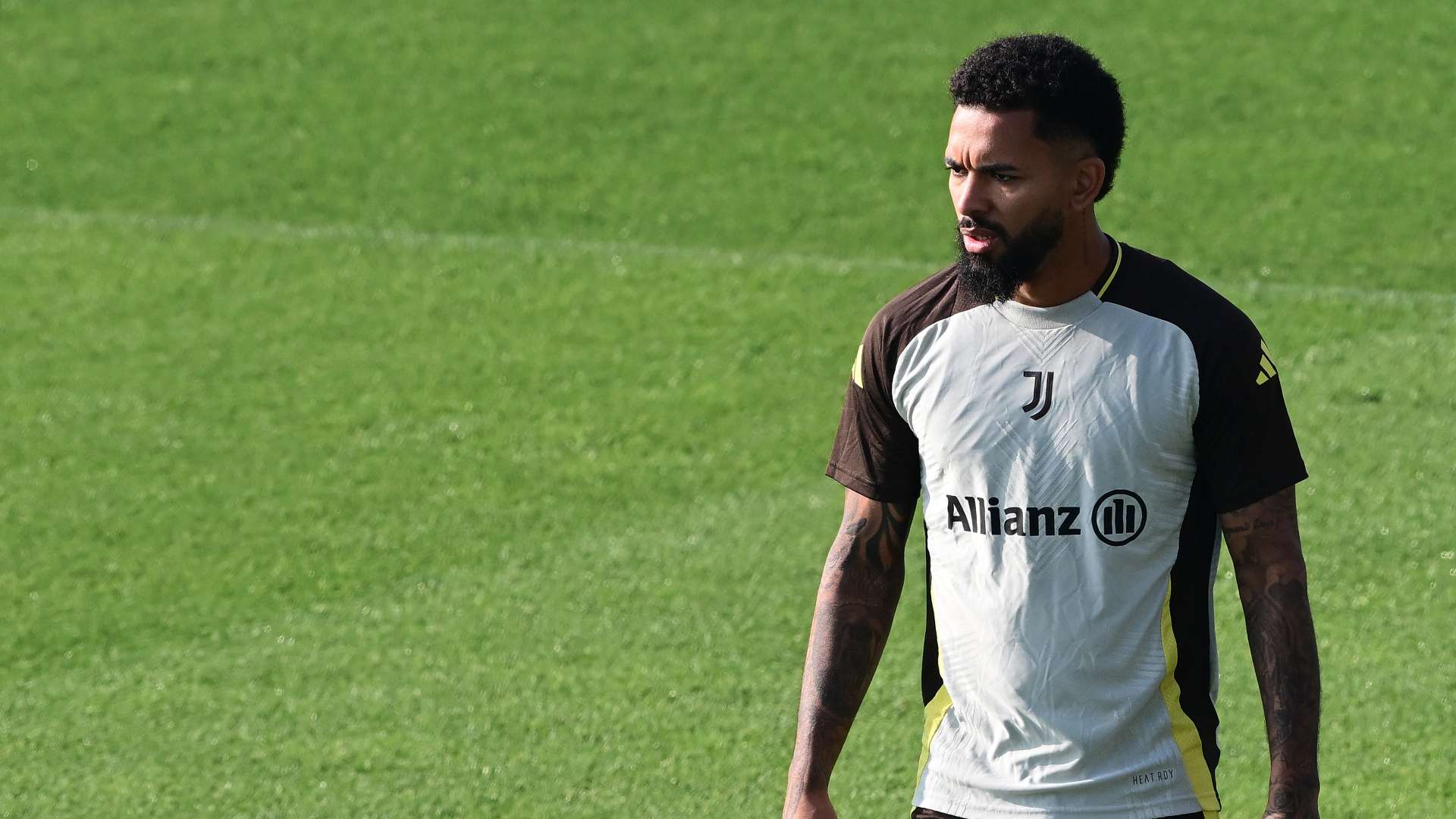 Douglas Luiz Juventus